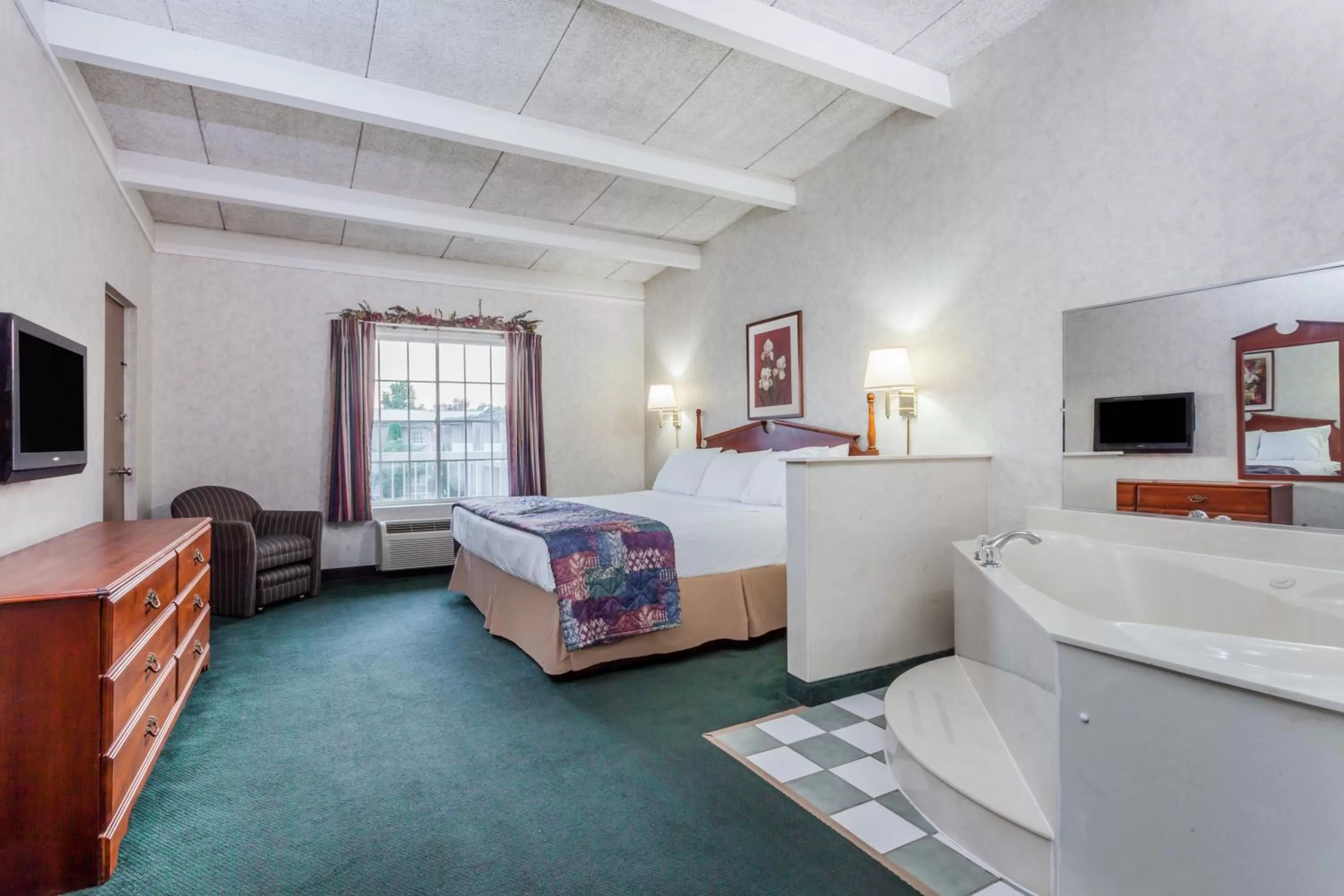 King Studio Suite - Non-Smoking in Days Inn & Suites by Wyndham Lexington