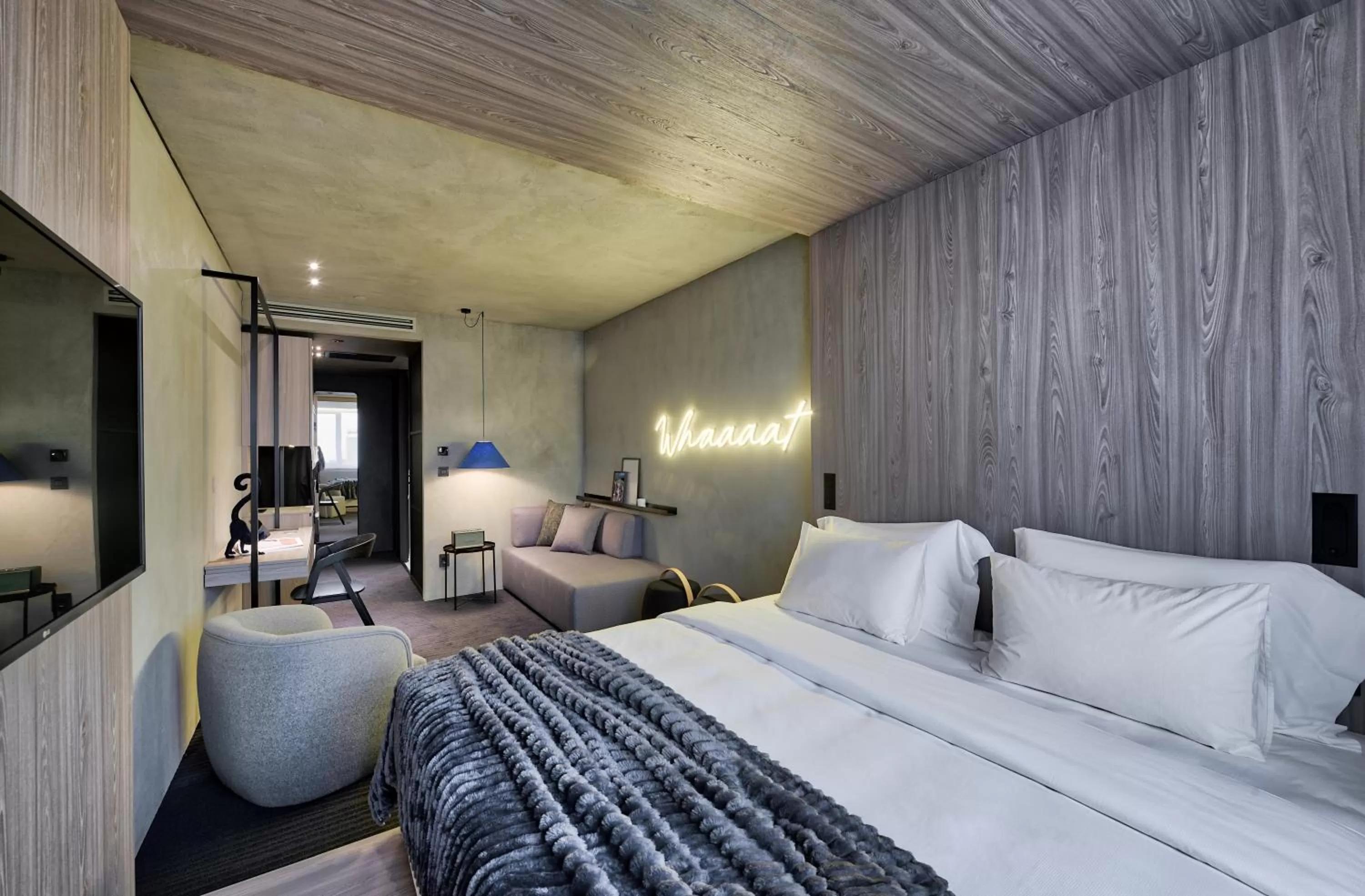 Photo of the whole room, Bed in ONOMA Hotel