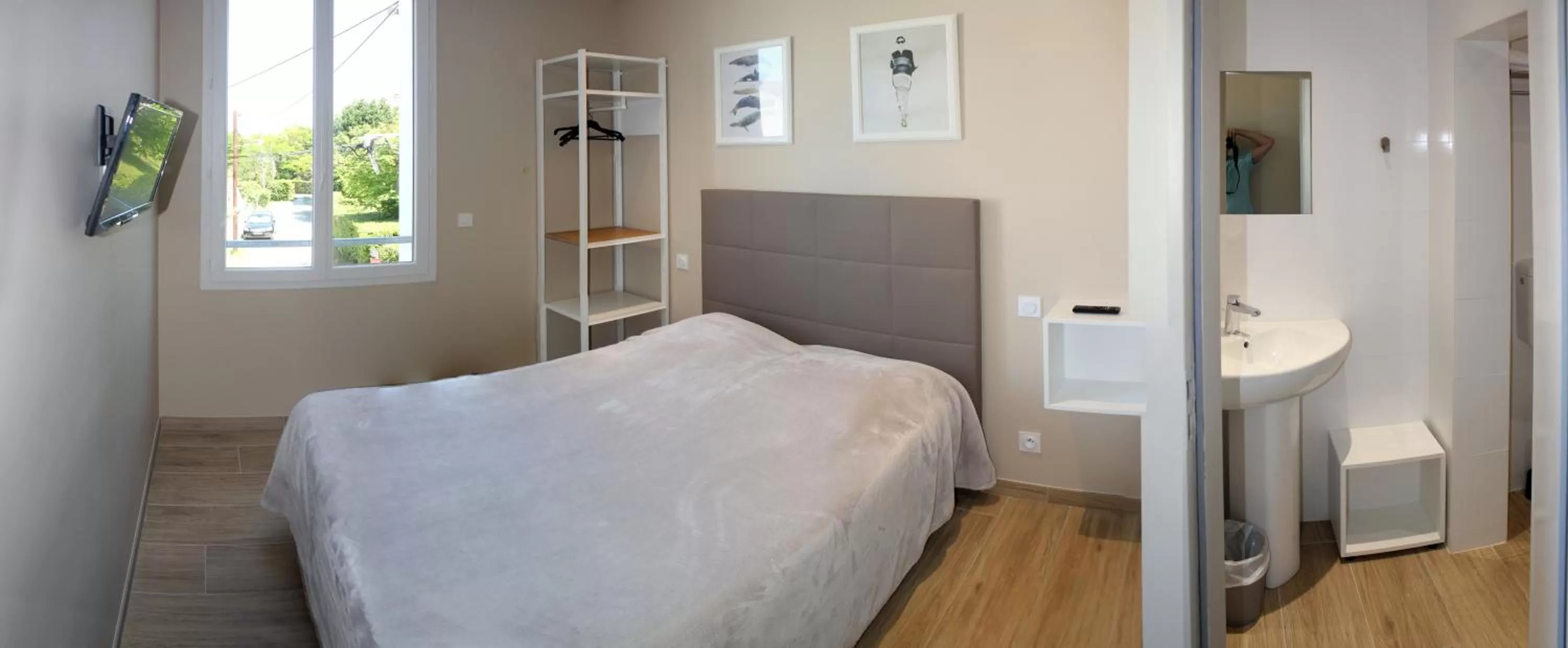 Photo of the whole room, Bed in Hôtel Le Printemps