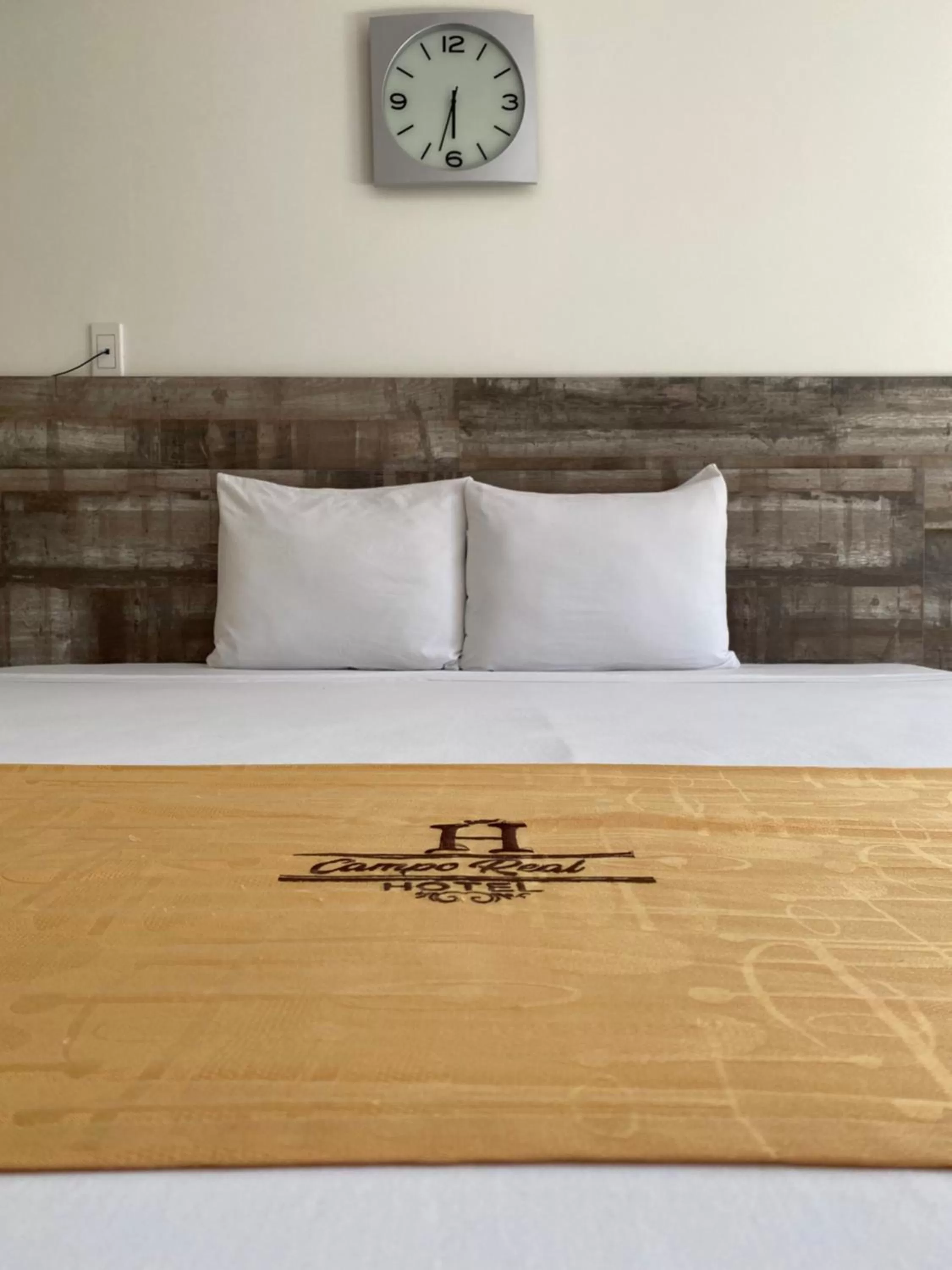 Property building, Bed in Hotel Campo Real