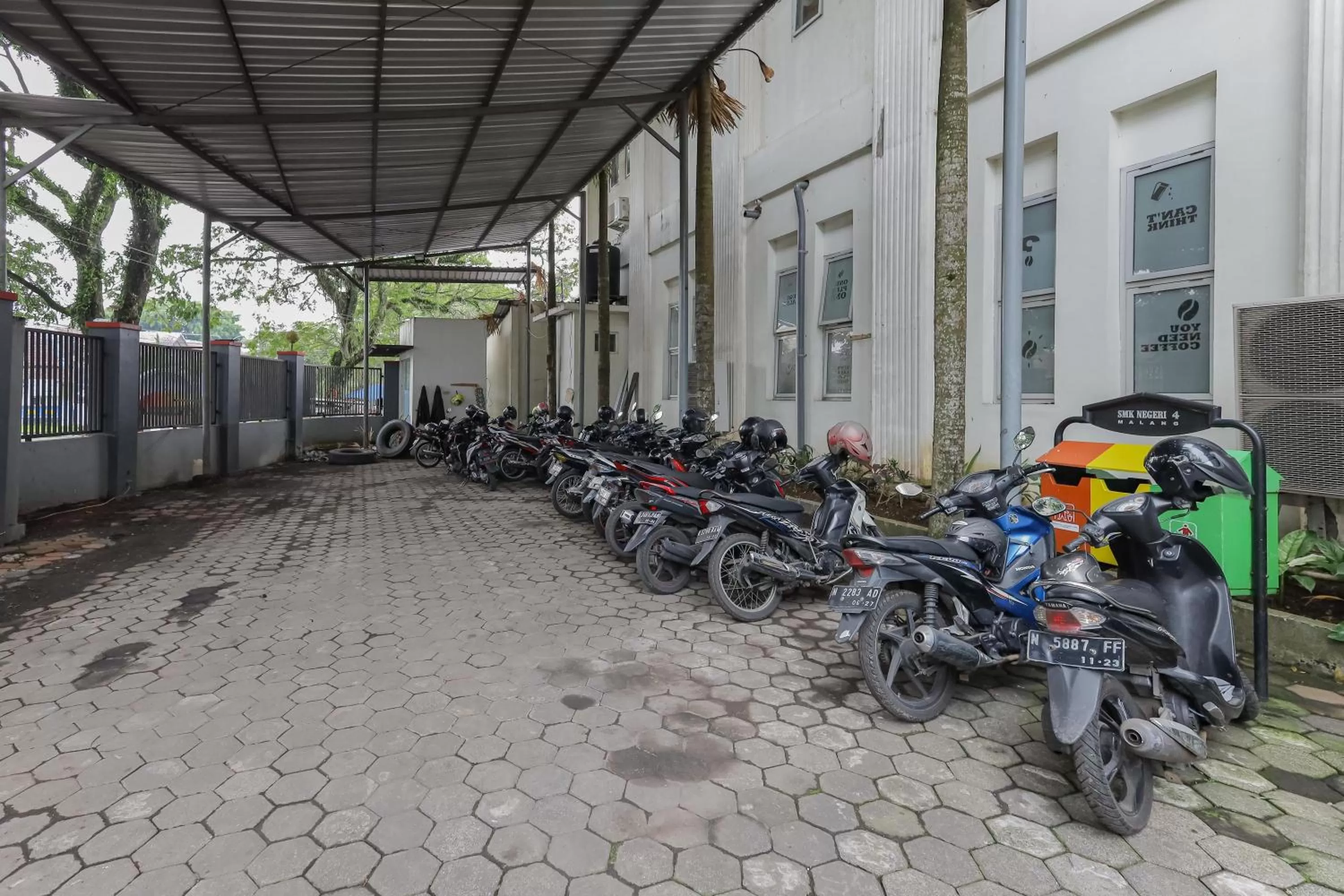 Parking in RedDoorz Syariah @ Klojen Malang