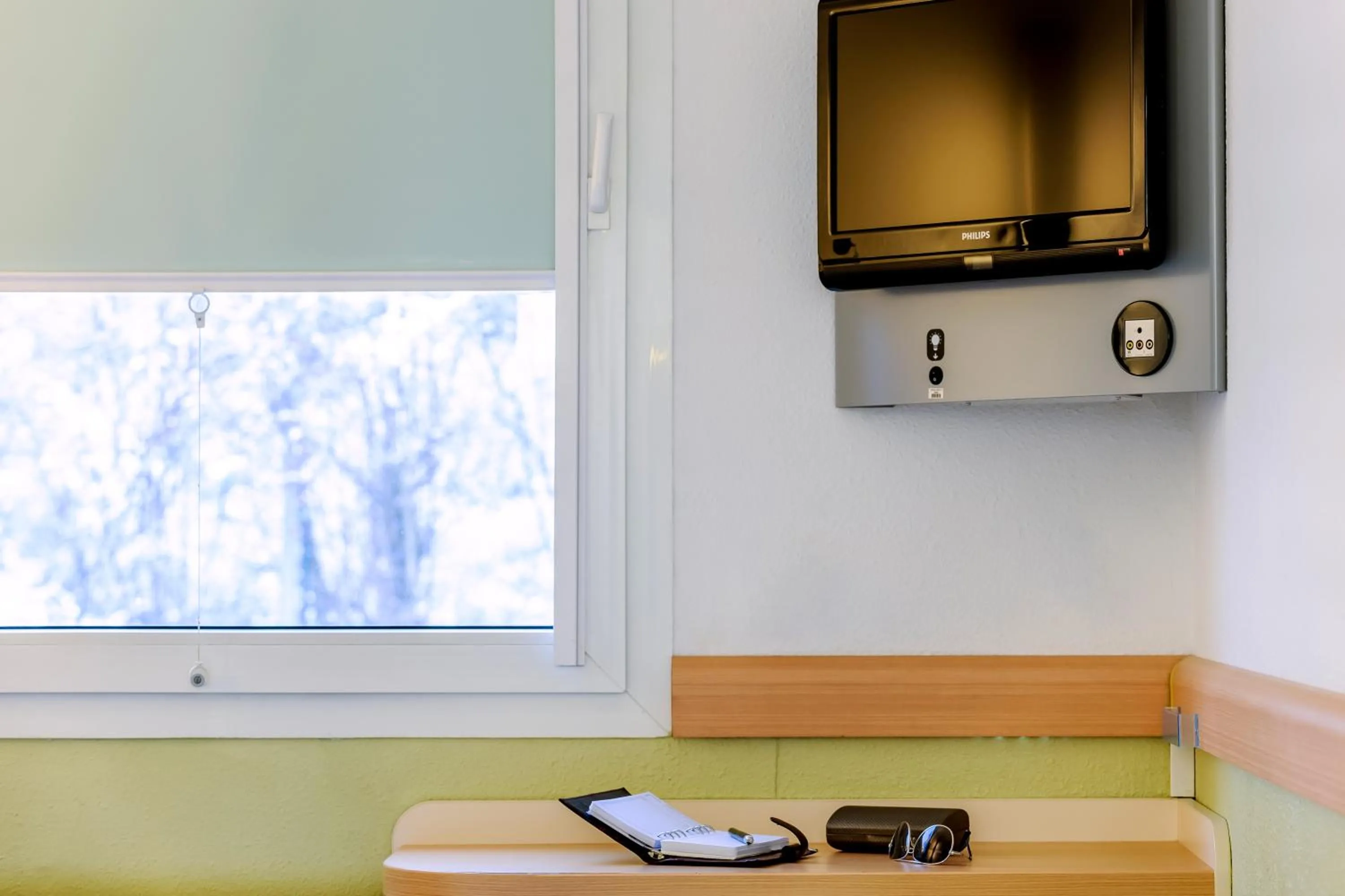 Photo of the whole room in Ibis Budget Vélizy