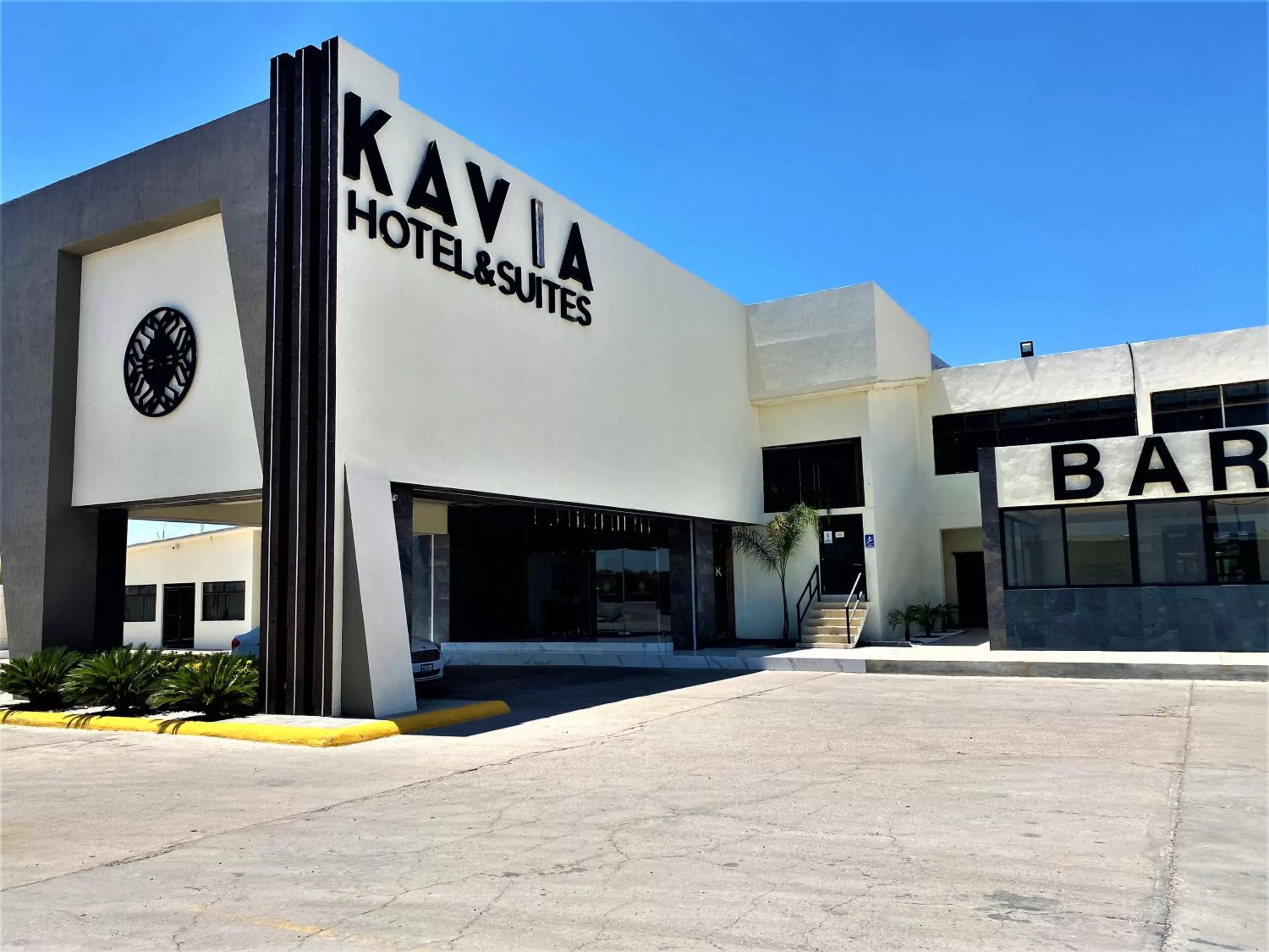 Property building in KAVIA MEOQUI HOTEL & SUITES