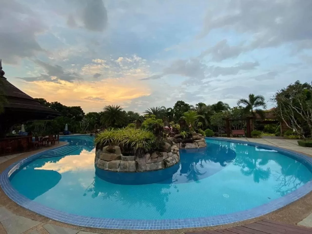 Pool view, Swimming Pool in Try Palace Resort-Kep