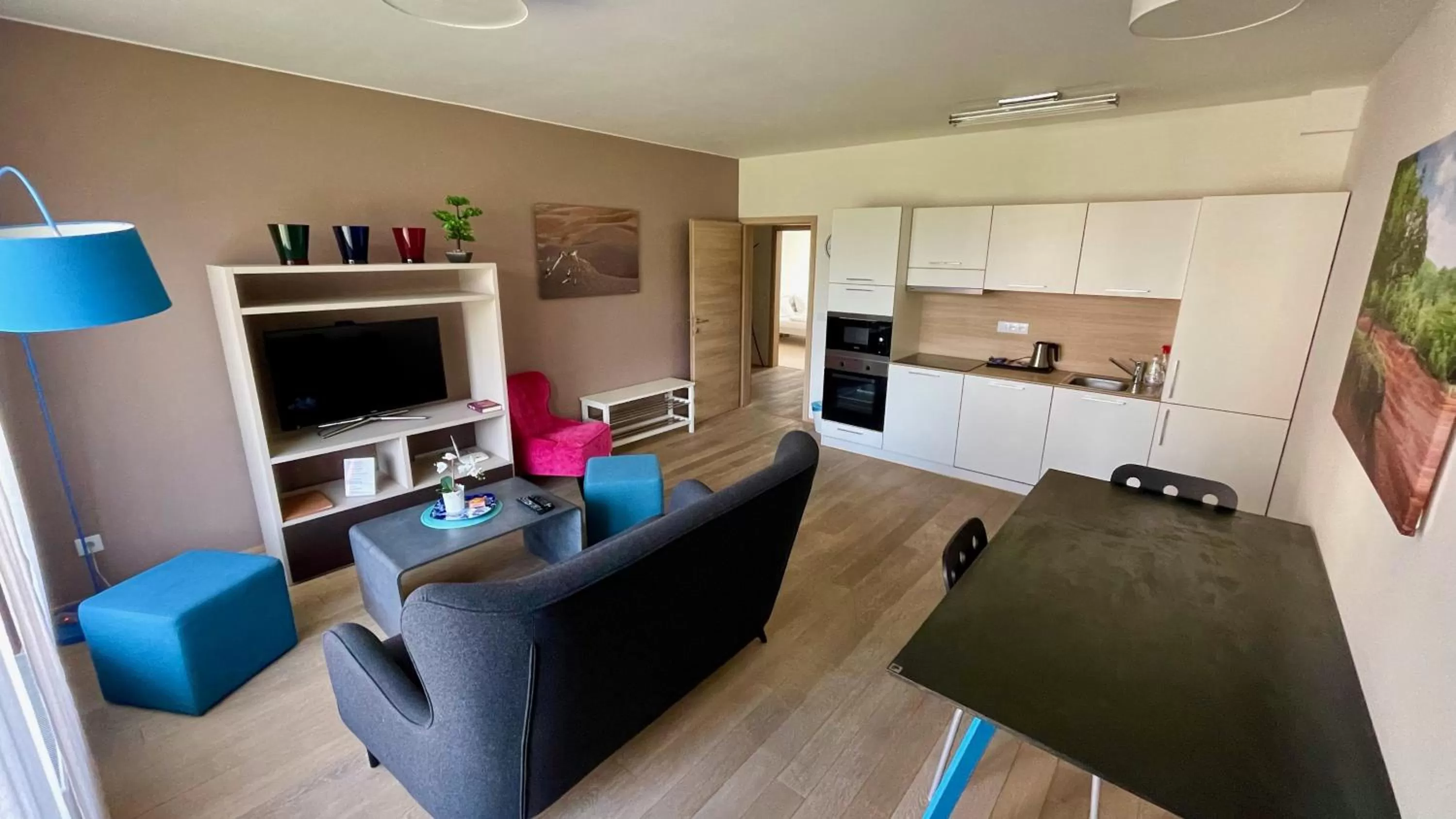 Kitchen or kitchenette, Seating Area in Hotel Beroun Golf Club