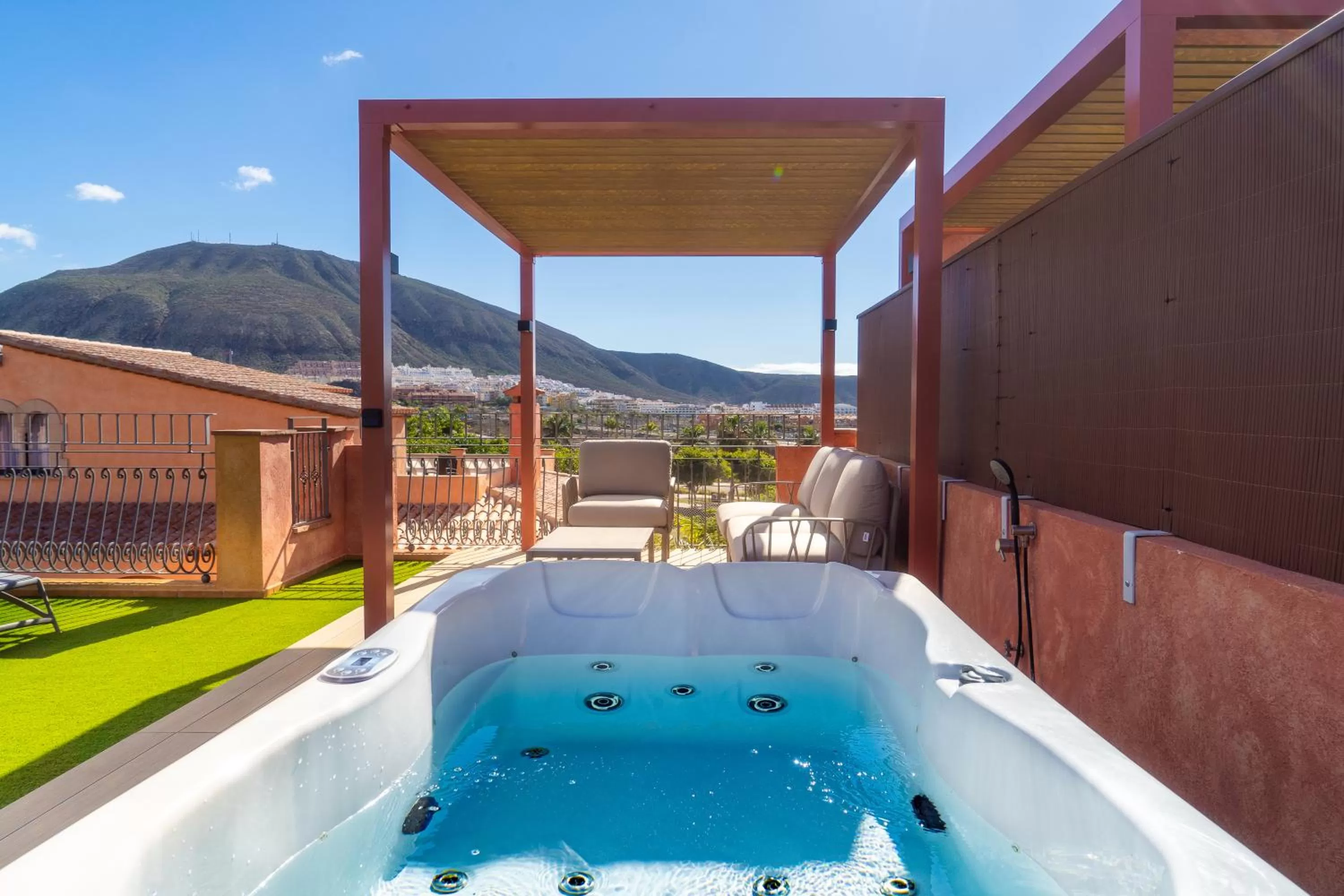 Hot Spring Bath in Villa Mandi Golf Resort