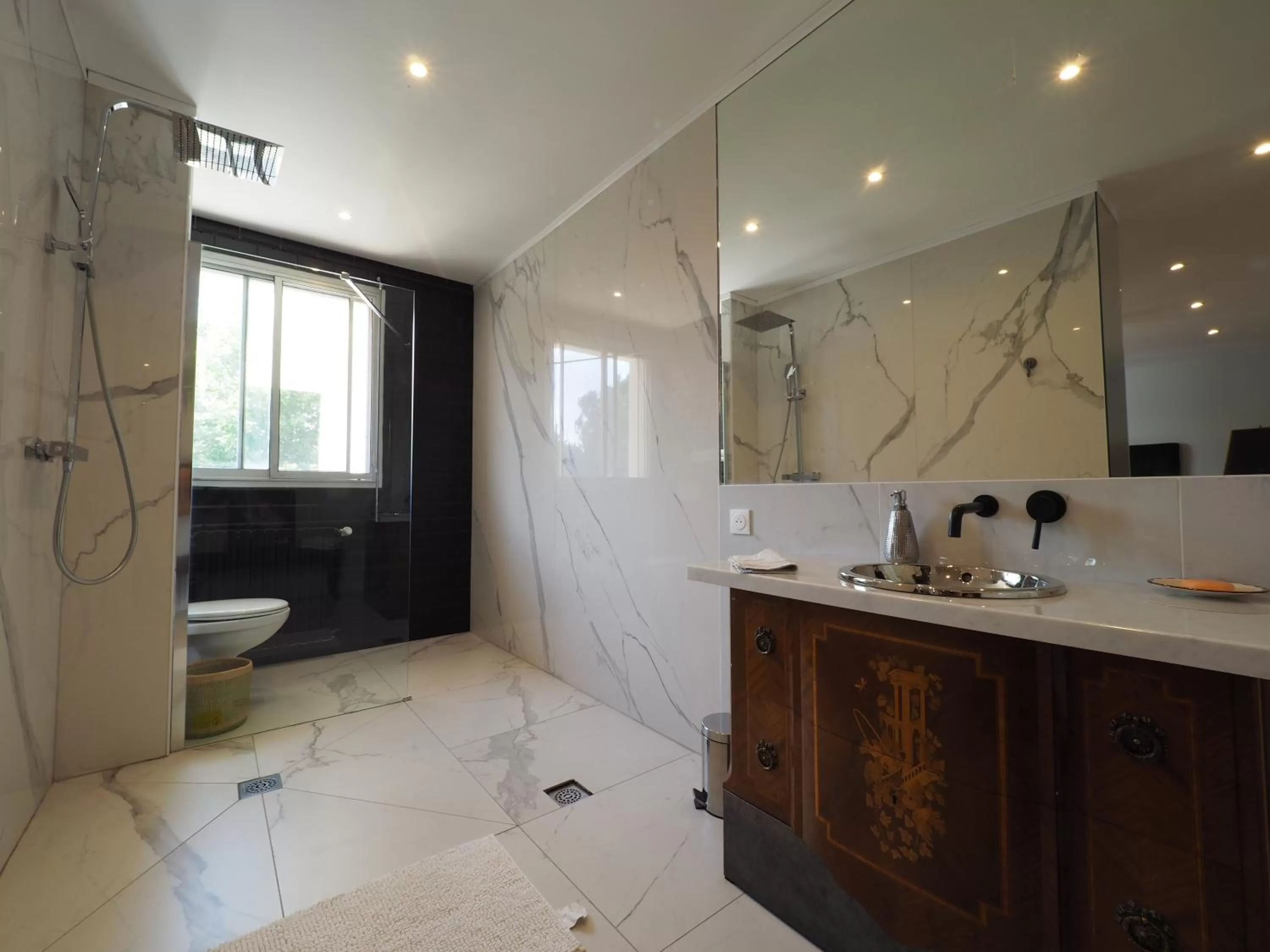 Shower, Bathroom in Villa Pauline