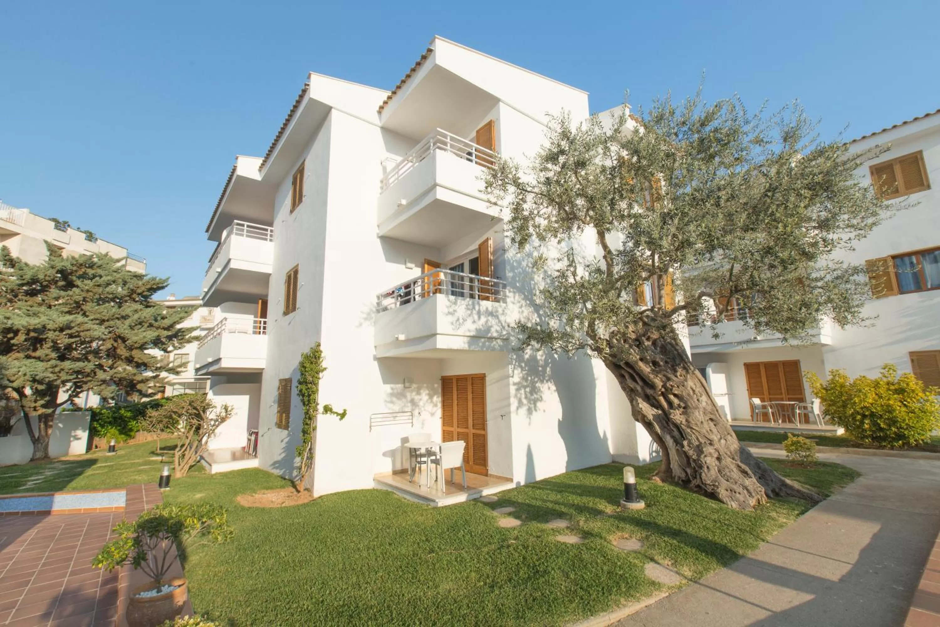 Facade/entrance in Aparthotel Flora