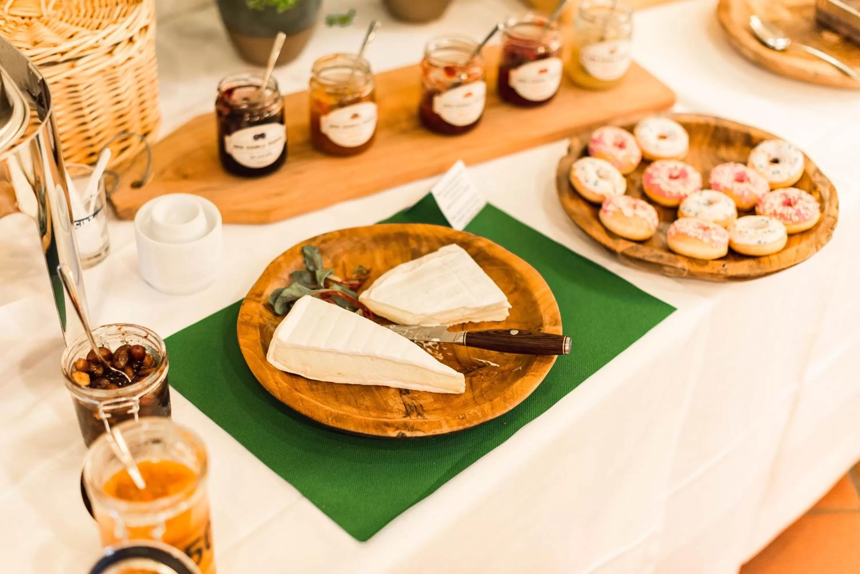 Restaurant/places to eat in City Hotel Nattergalen