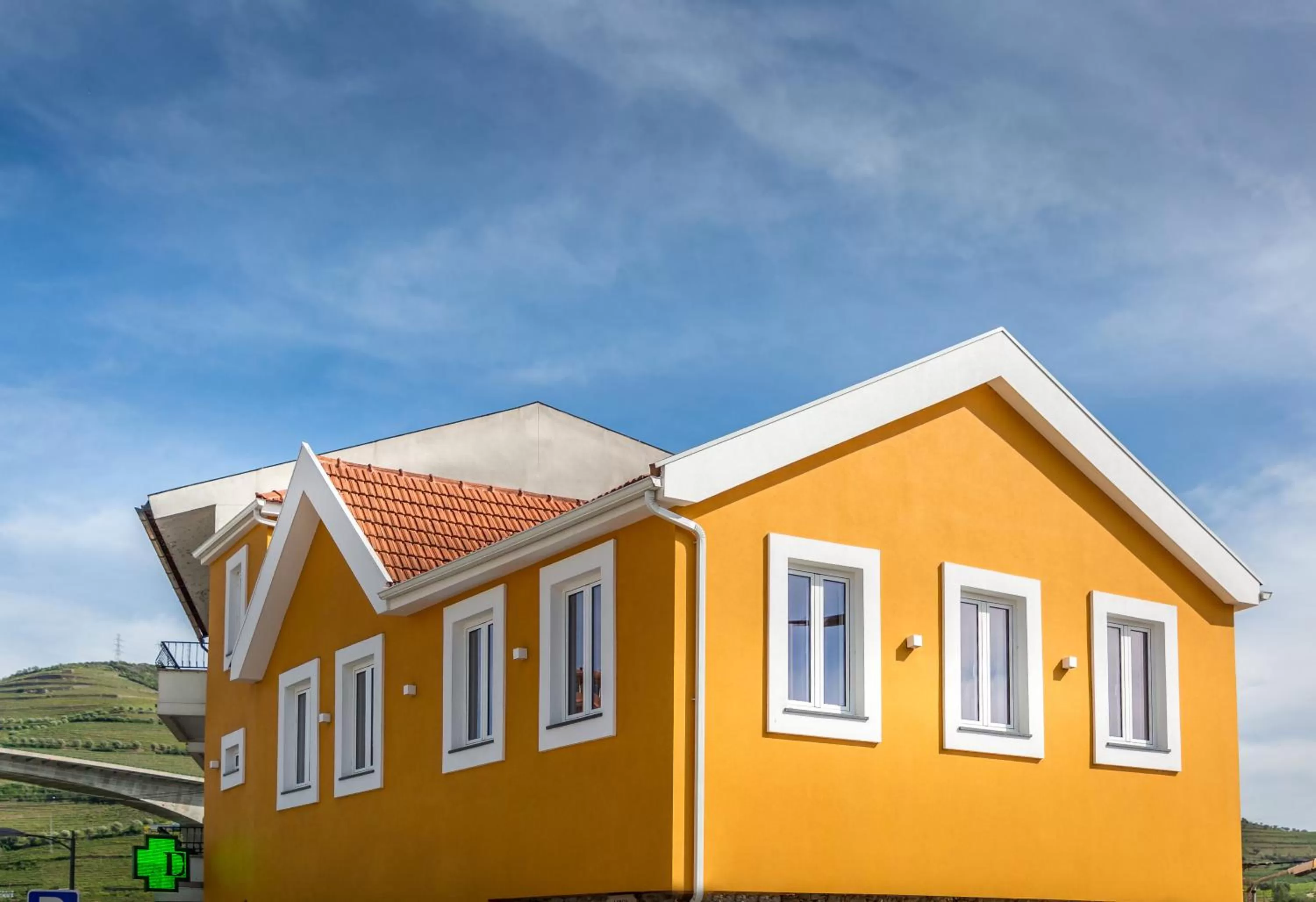 Property Building in A Tendinha - Guest House