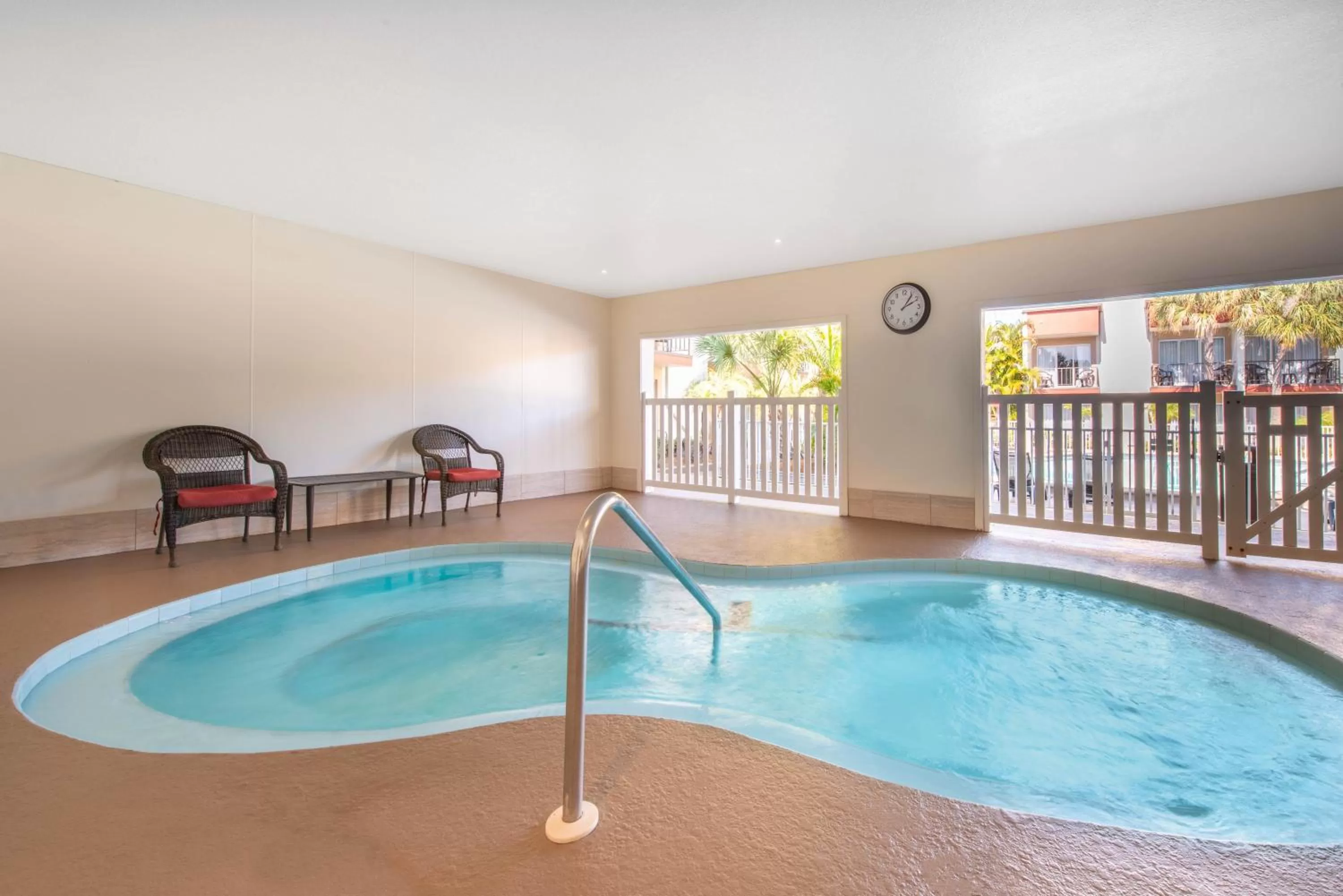 Hot Tub in La Quinta by Wyndham Clearwater Central