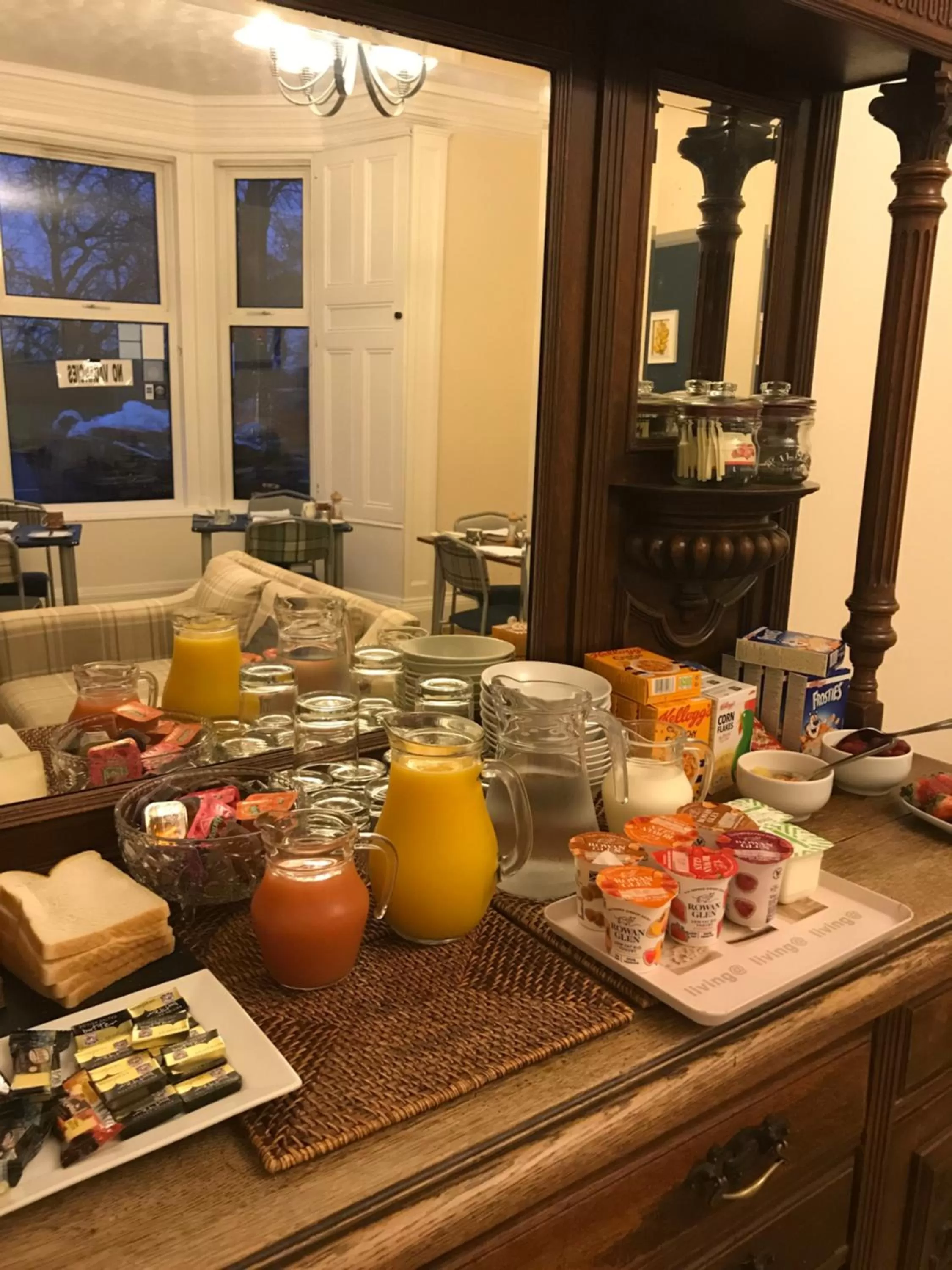 Buffet breakfast in Ravenswood Guest House