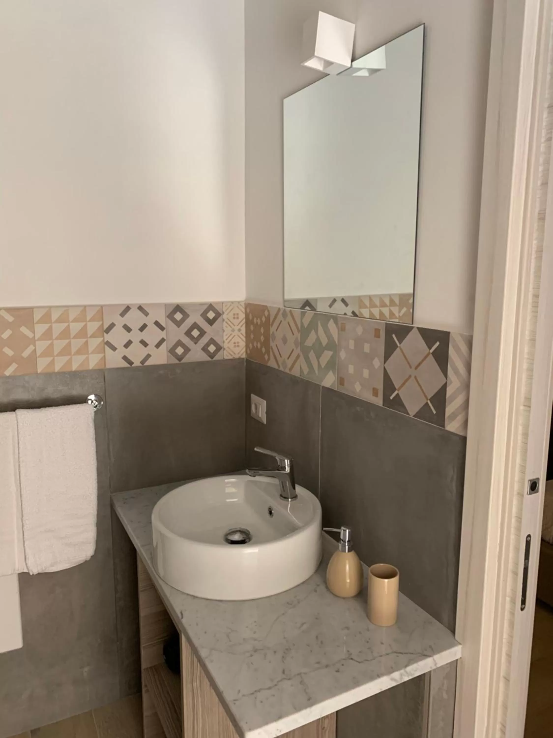 Shower, Bathroom in Maison Arena Al Corso