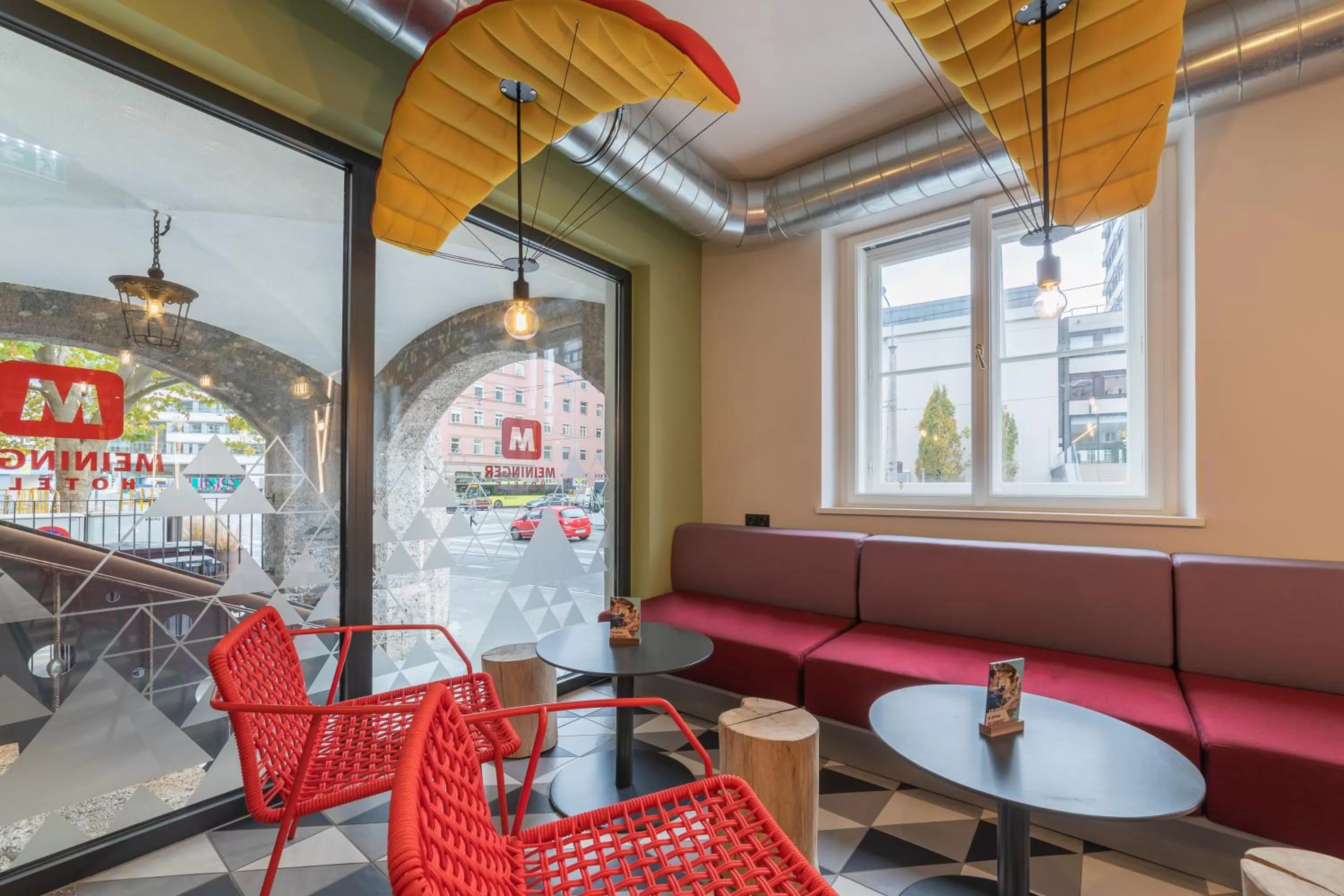 Lobby or reception, Seating Area in MEININGER Hotel Innsbruck Zentrum