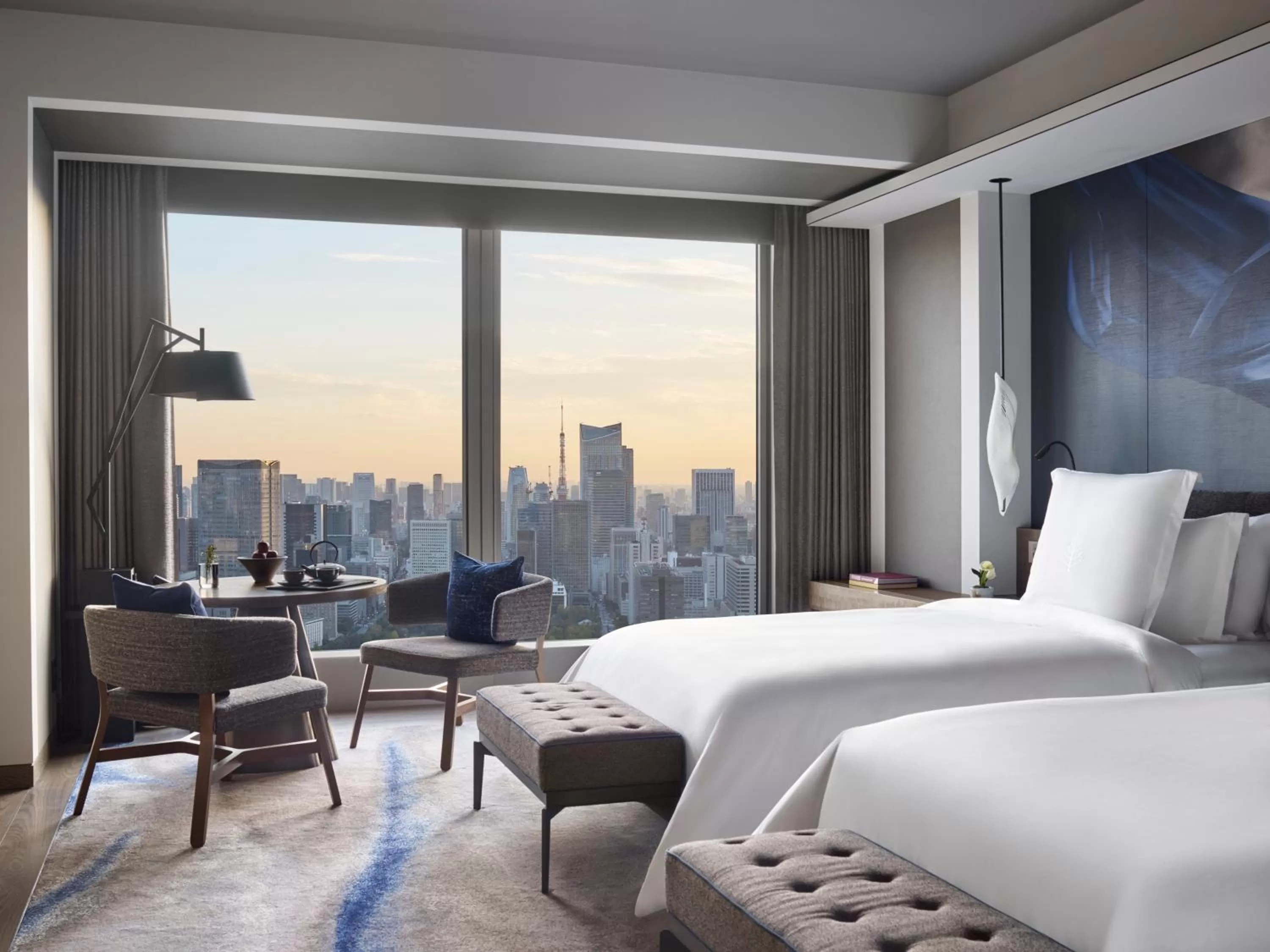 Bedroom in Four Seasons Hotel Tokyo at Otemachi