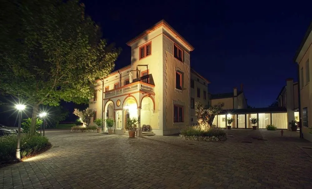 Property building in Villa dei Tigli 920 Liberty Resort