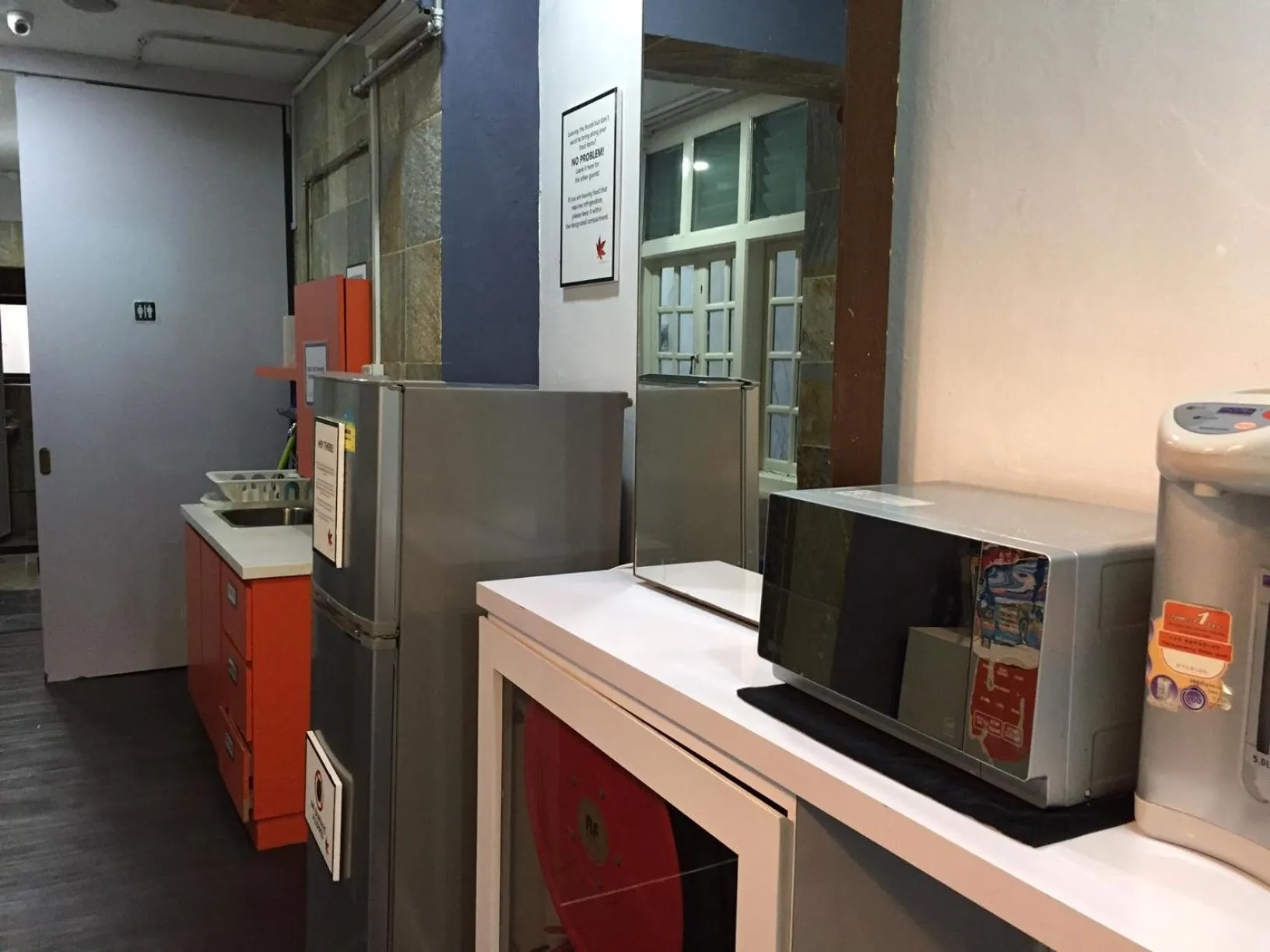 Kitchen or kitchenette in Royal Lodge @ Pagoda Street