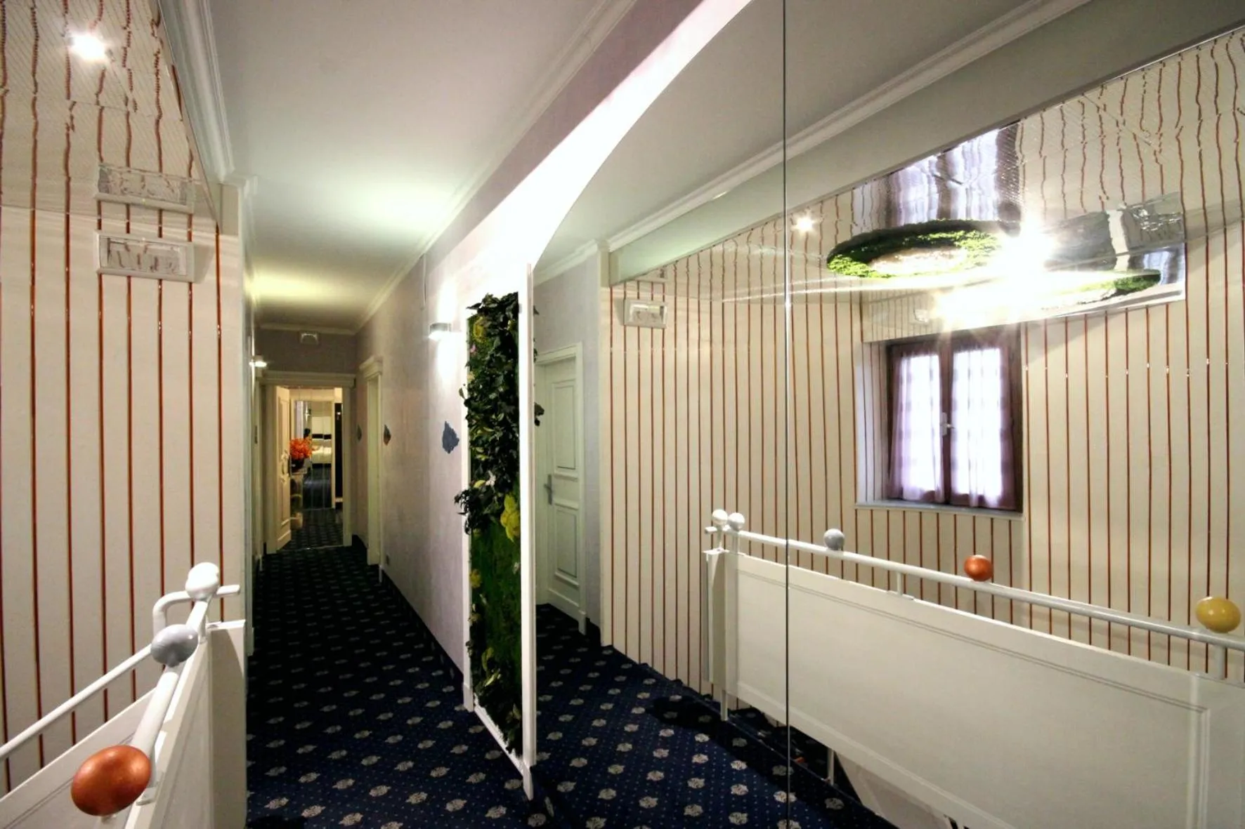 Decorative detail in Sangallo Hotel