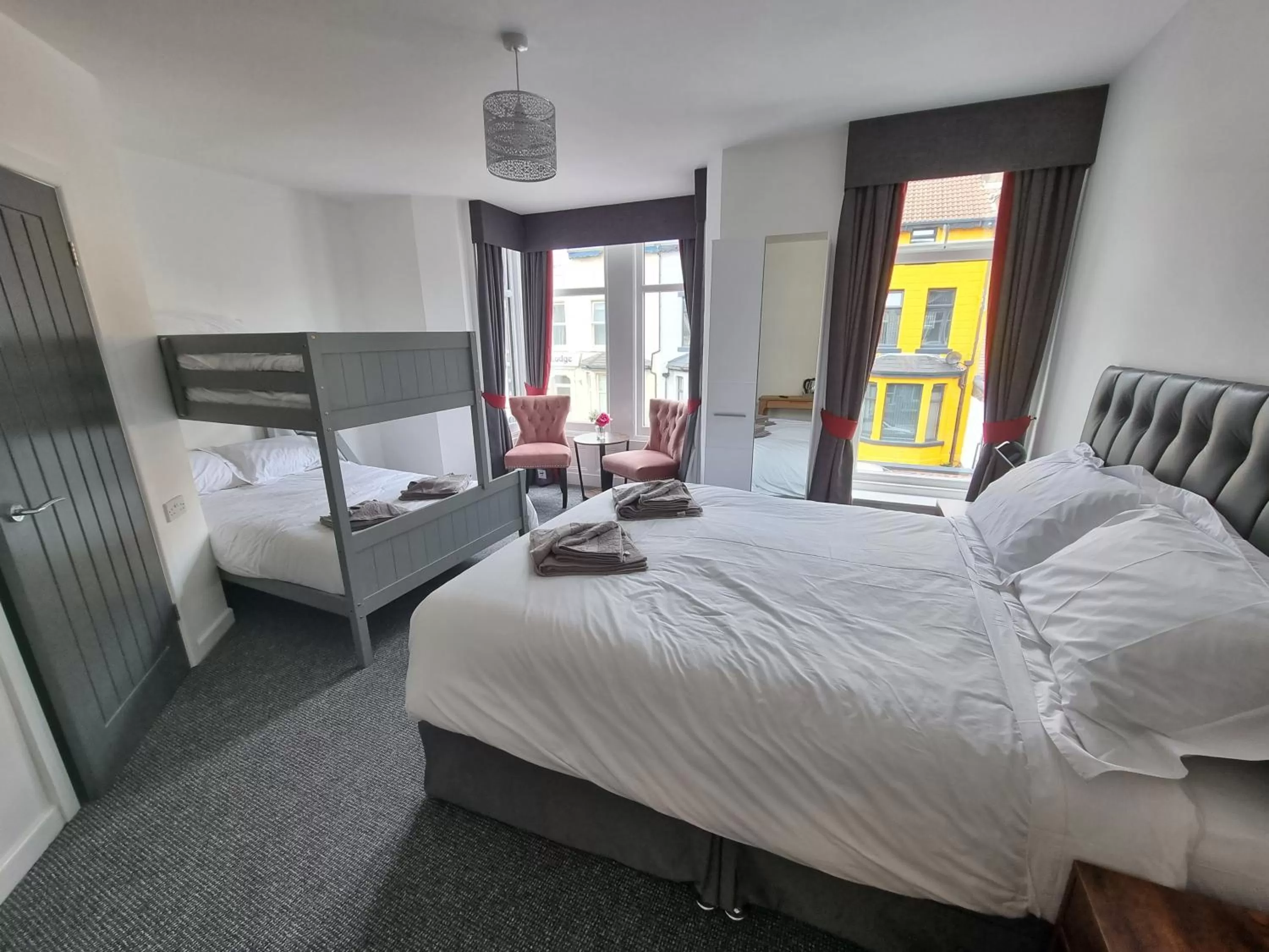 Photo of the whole room in Langley House Hotel