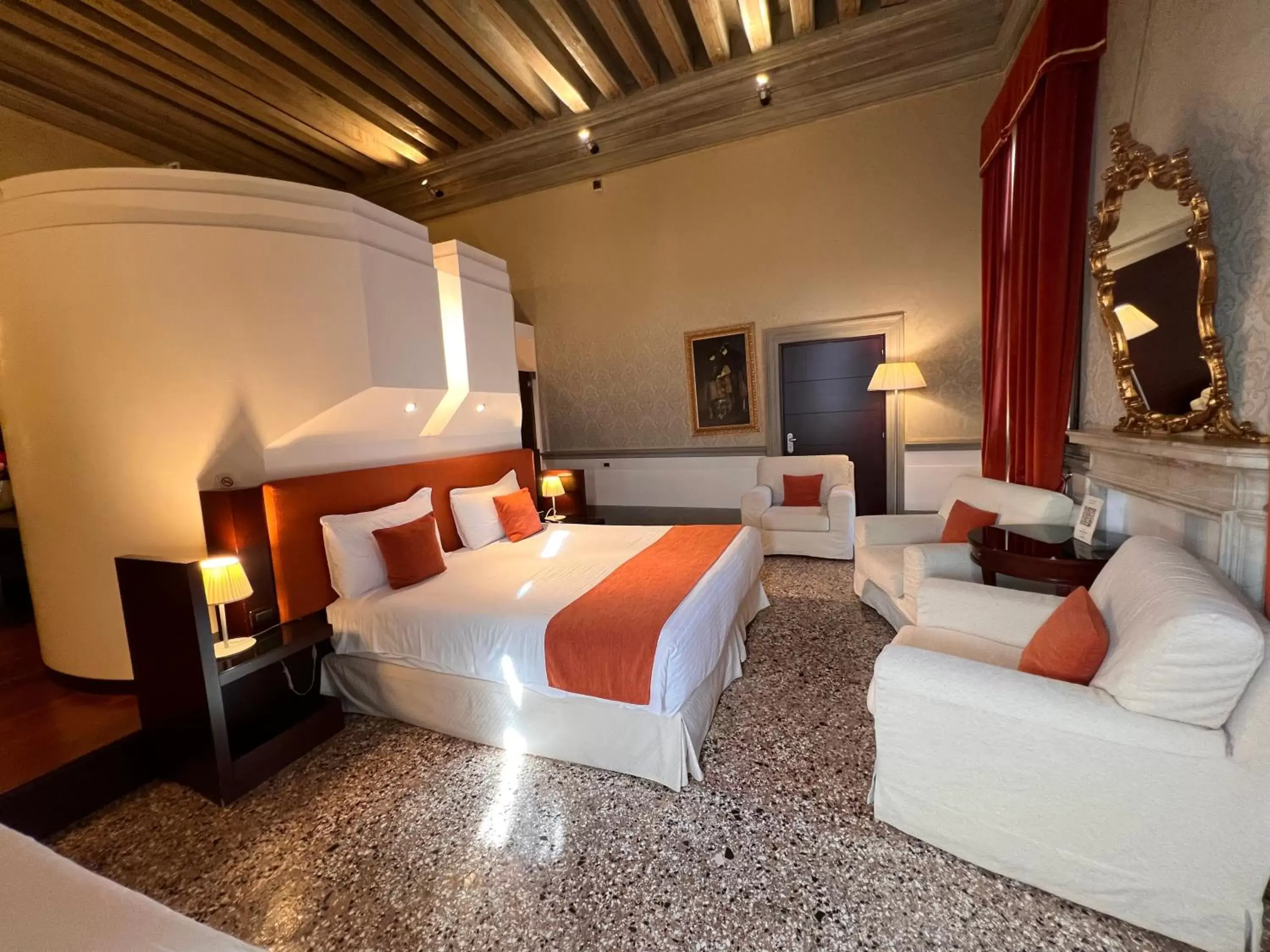 Junior Suite in Ruzzini Palace Hotel Junior Suite in Ruzzini Palace Hotel