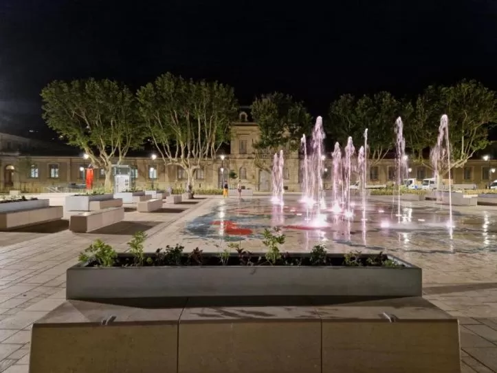 Night in Le National Sète Centre Gare,Ascenseur