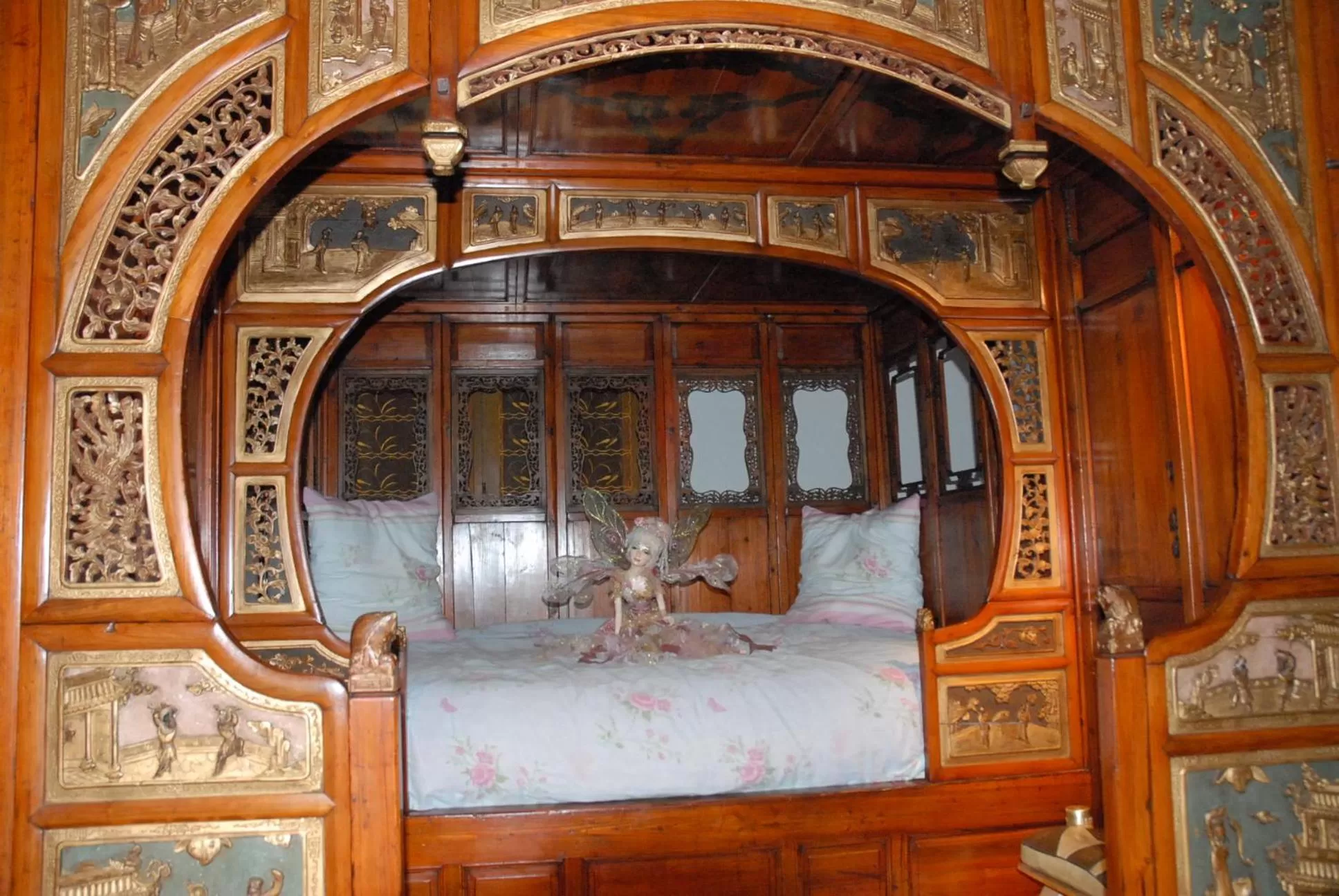 Bed in Villa Thalassa domaineleshesperides