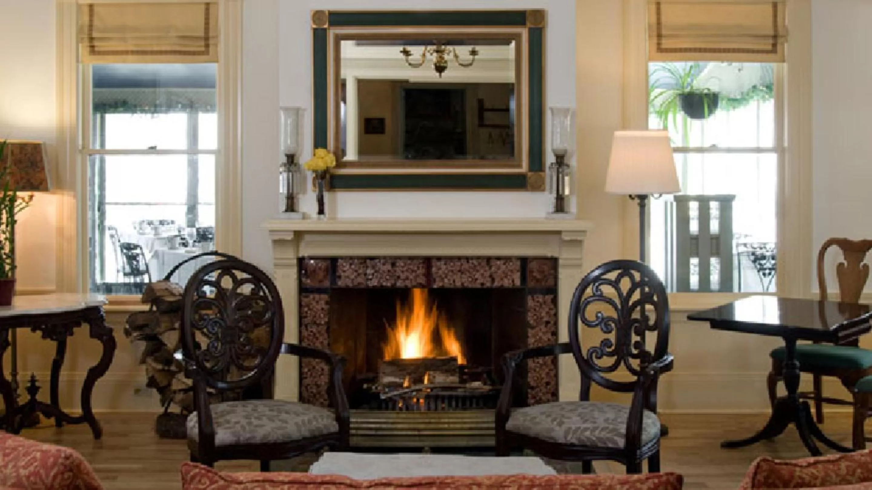 Communal lounge/ TV room in The Norwich Inn