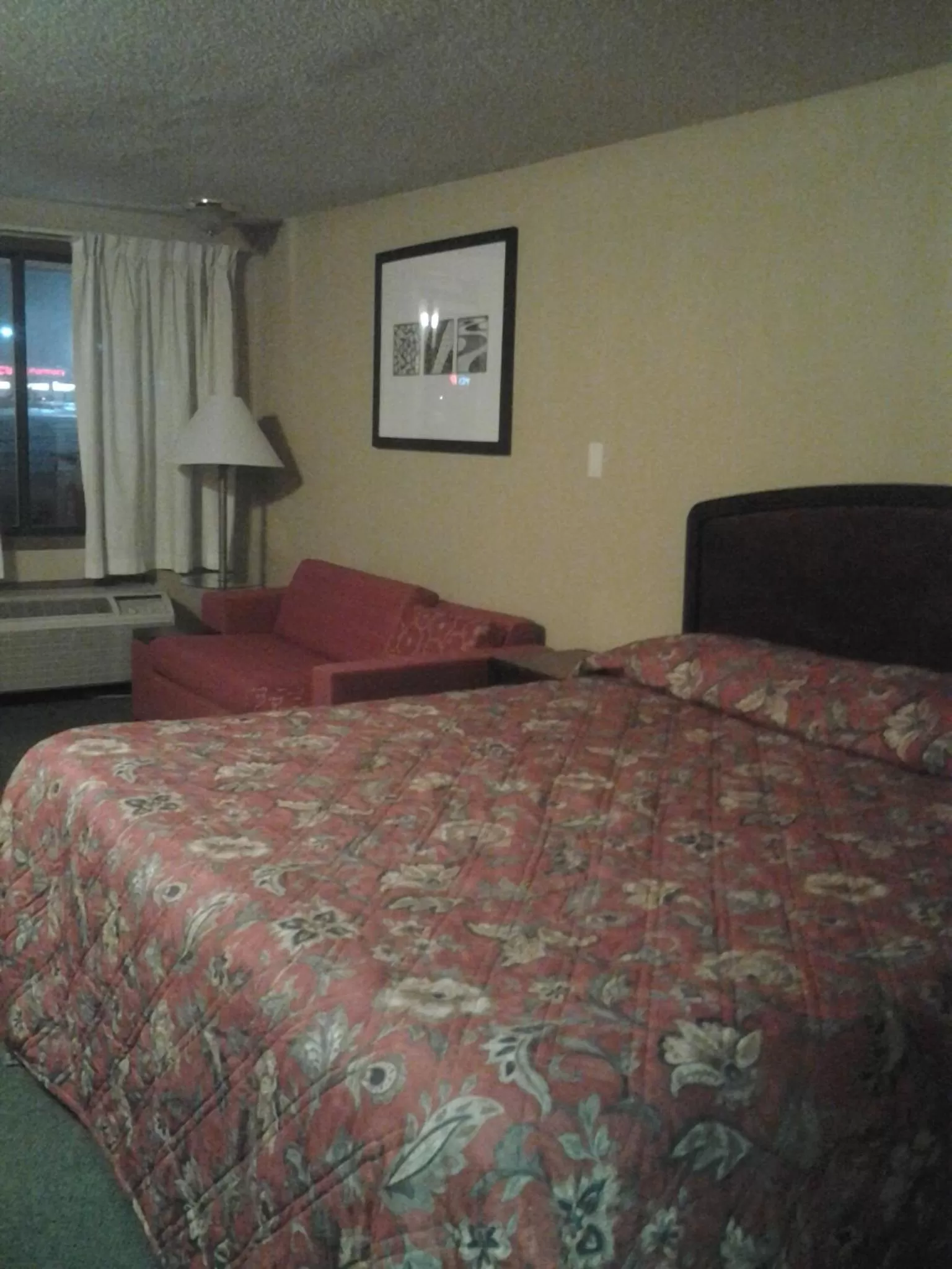 Bed in Xenia Country Inn
