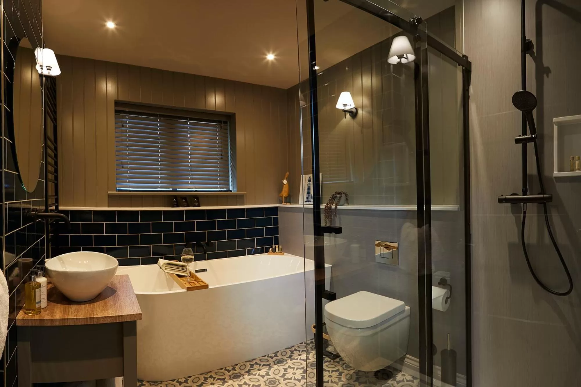 The Plough Inn & Cottages