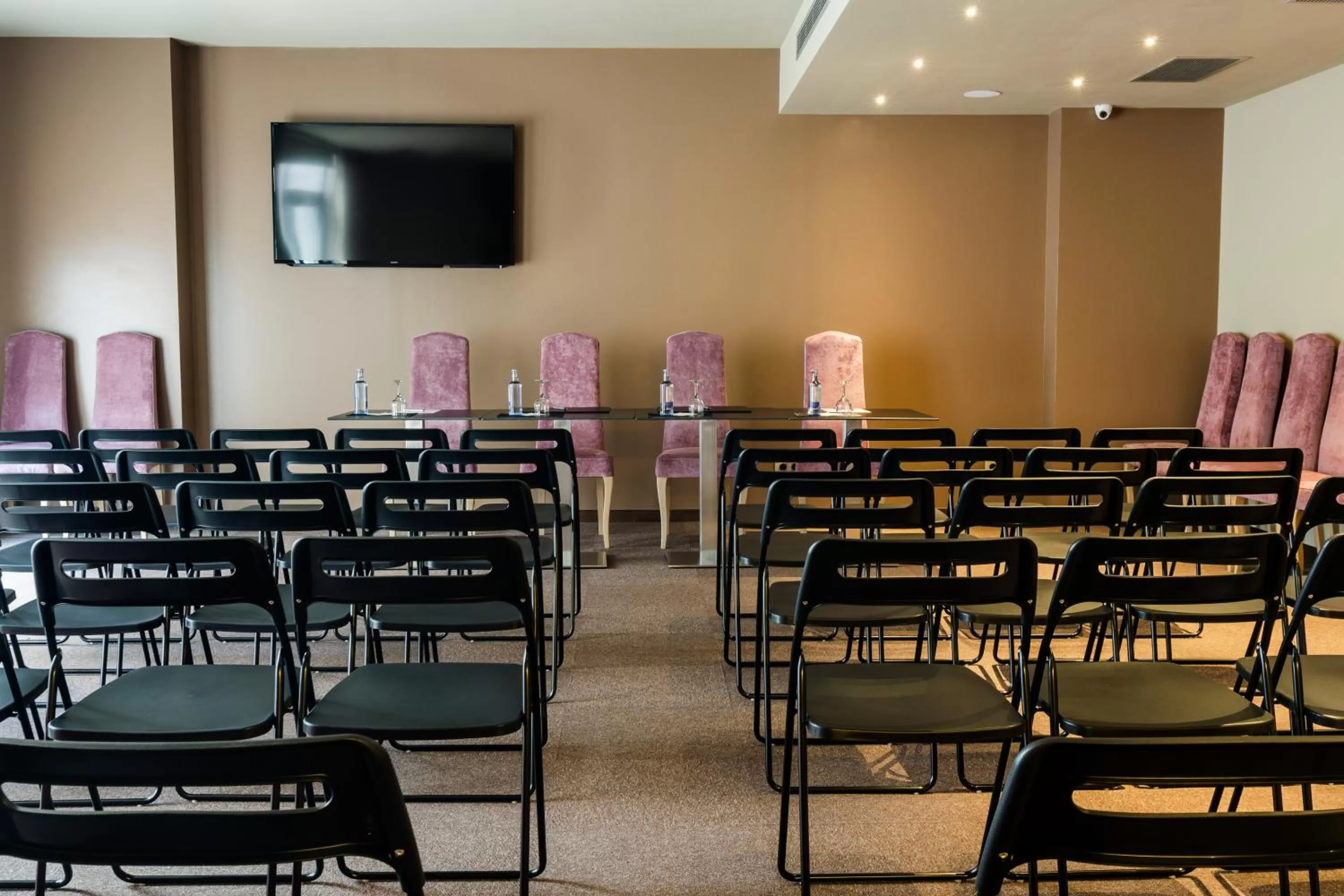 Communal lounge/ TV room in Agua de Mar Hotel Boutique
