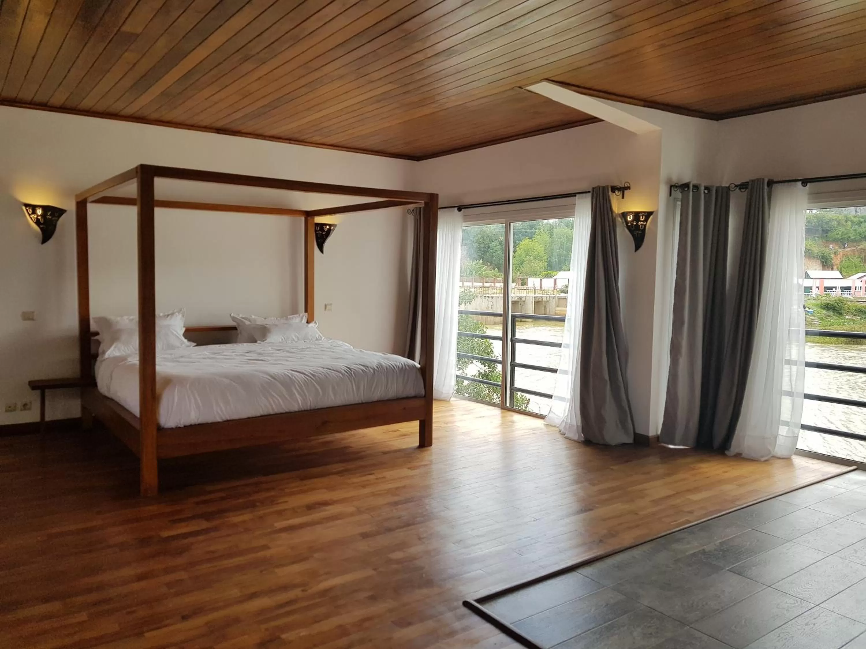 Bed in Ikopa Hôtel Madagascar