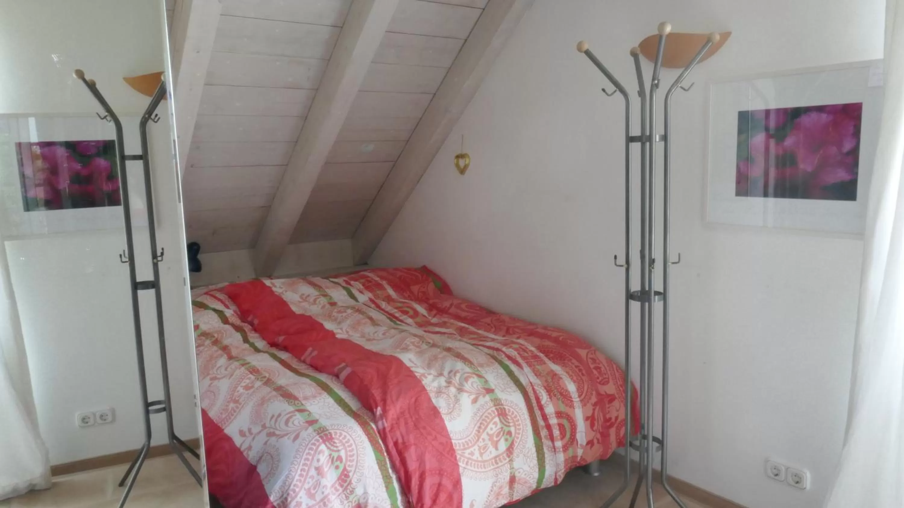 Photo of the whole room, Bed in Bed and Breakfast Bavaria München