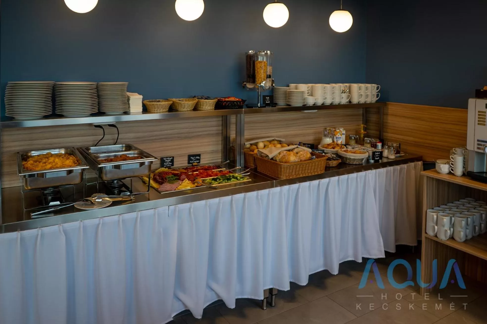 Breakfast, Food in Aqua Hotel