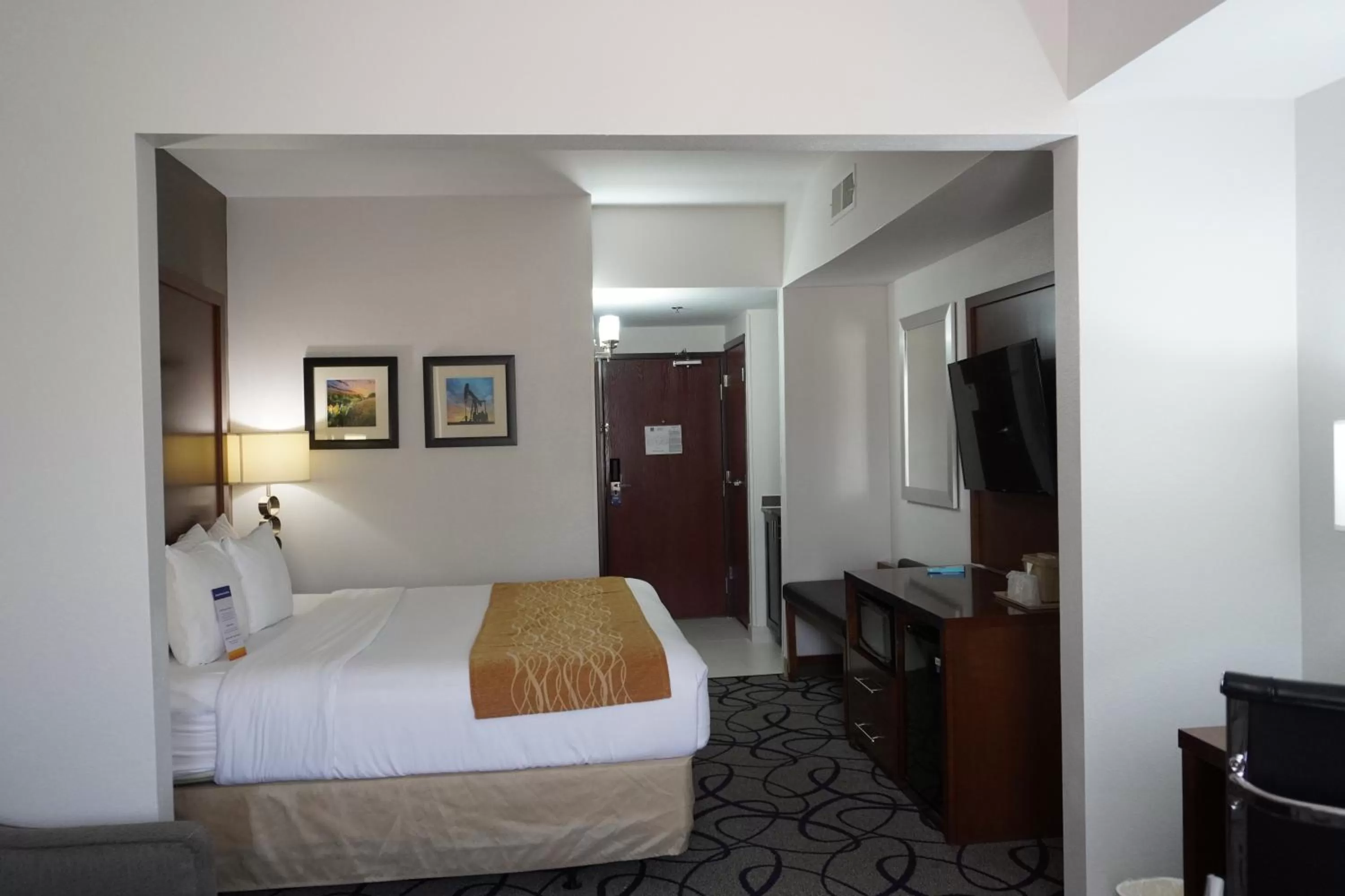 Bed in Comfort Inn & Suites Frisco - Plano
