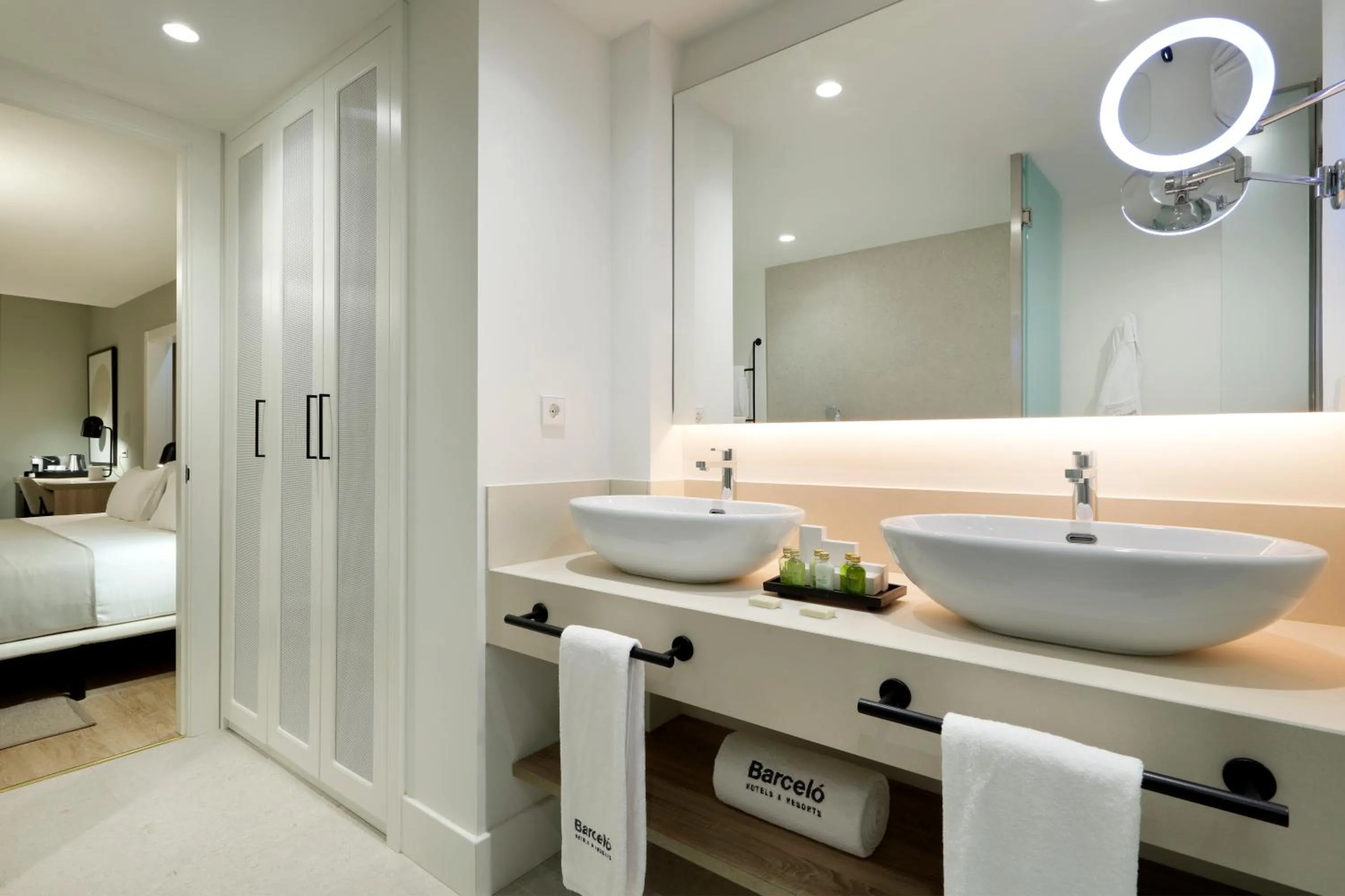 Bathroom in Barceló Oviedo Cervantes