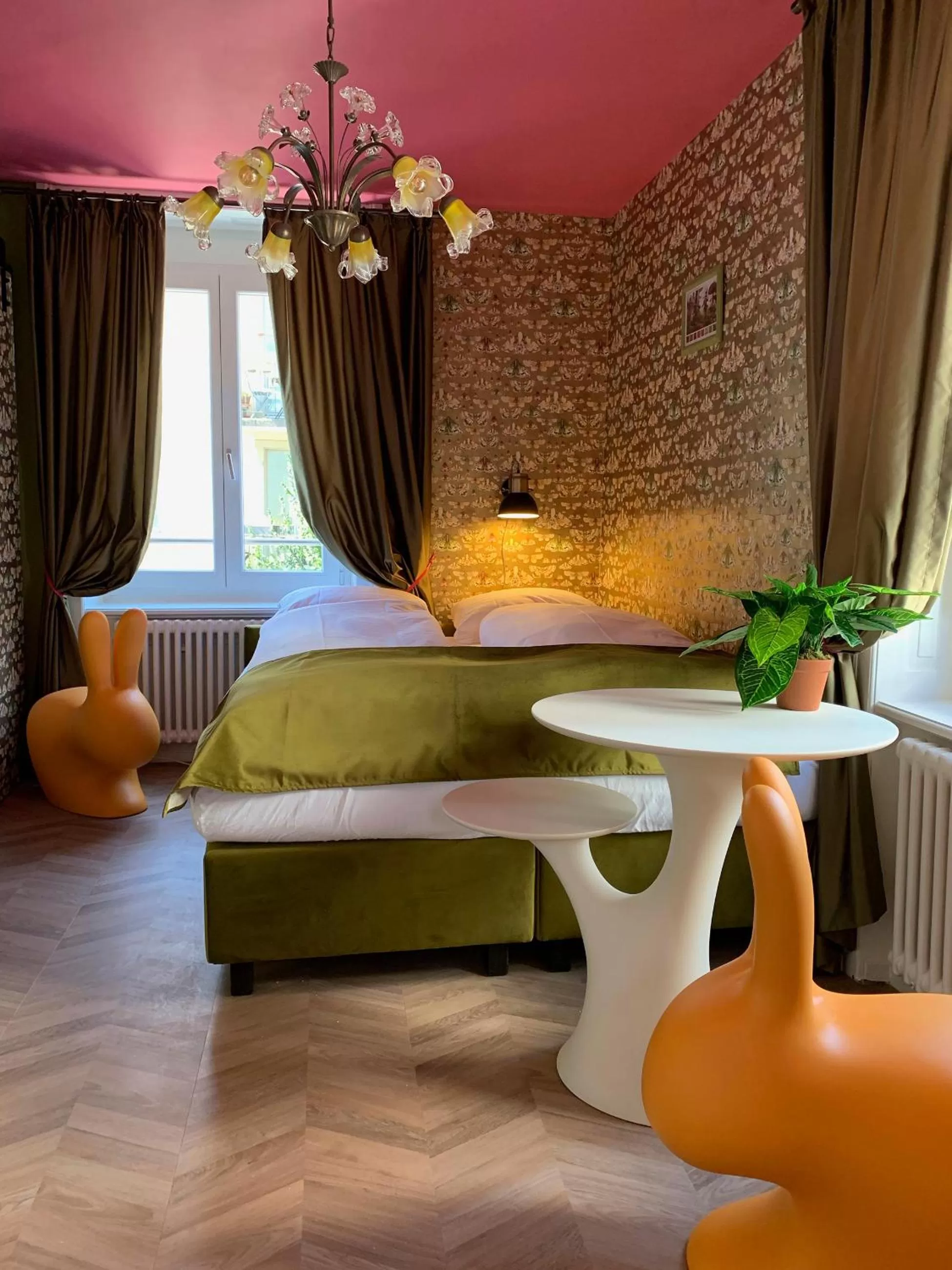 Living room, Bed in The Henry Self Check-In Guesthouse