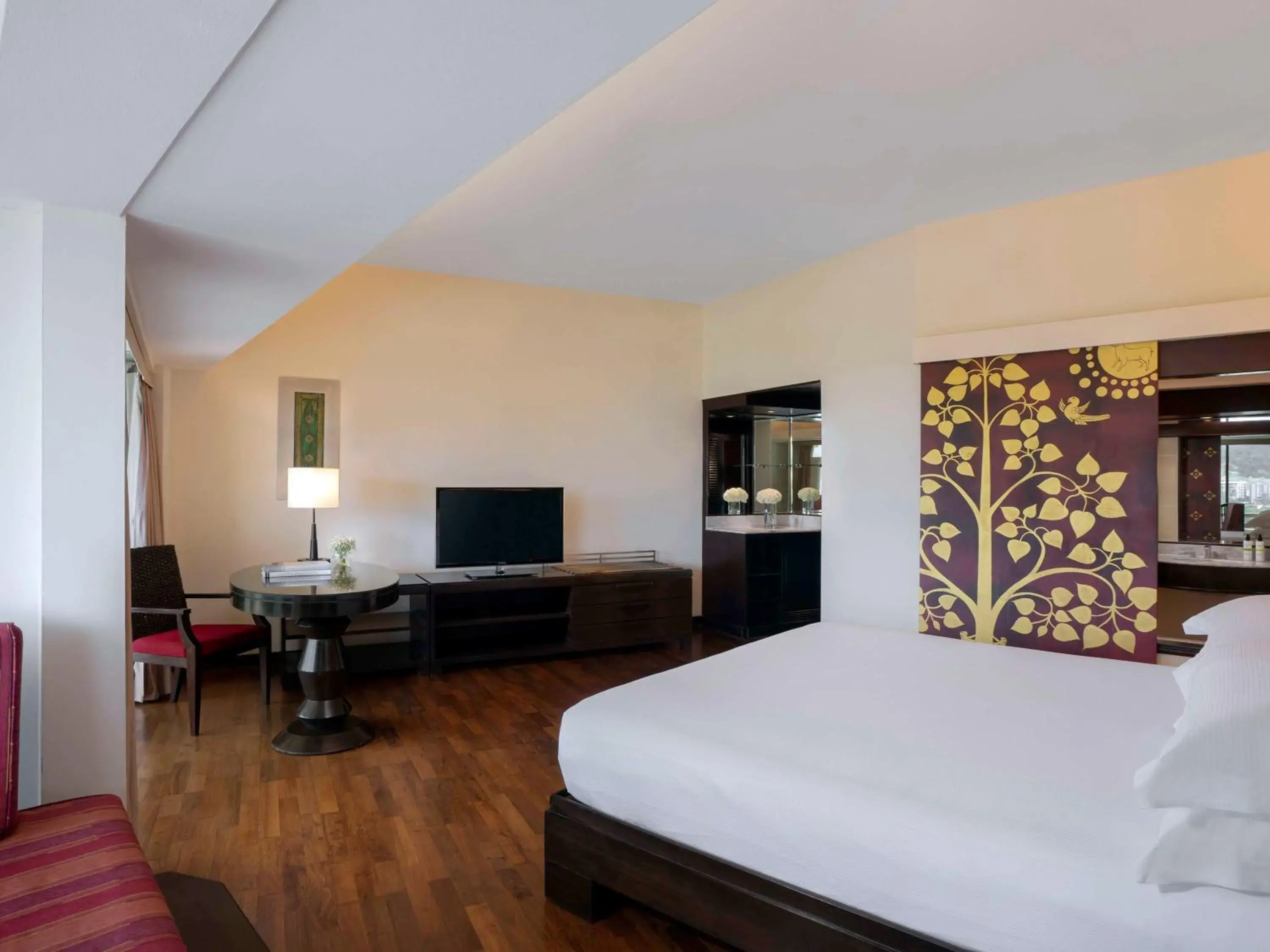 Junior King Suite with Sea View in Pullman Phuket Karon Beach Resort Junior King Suite with Sea View in Pullman Phuket Karon Beach Resort