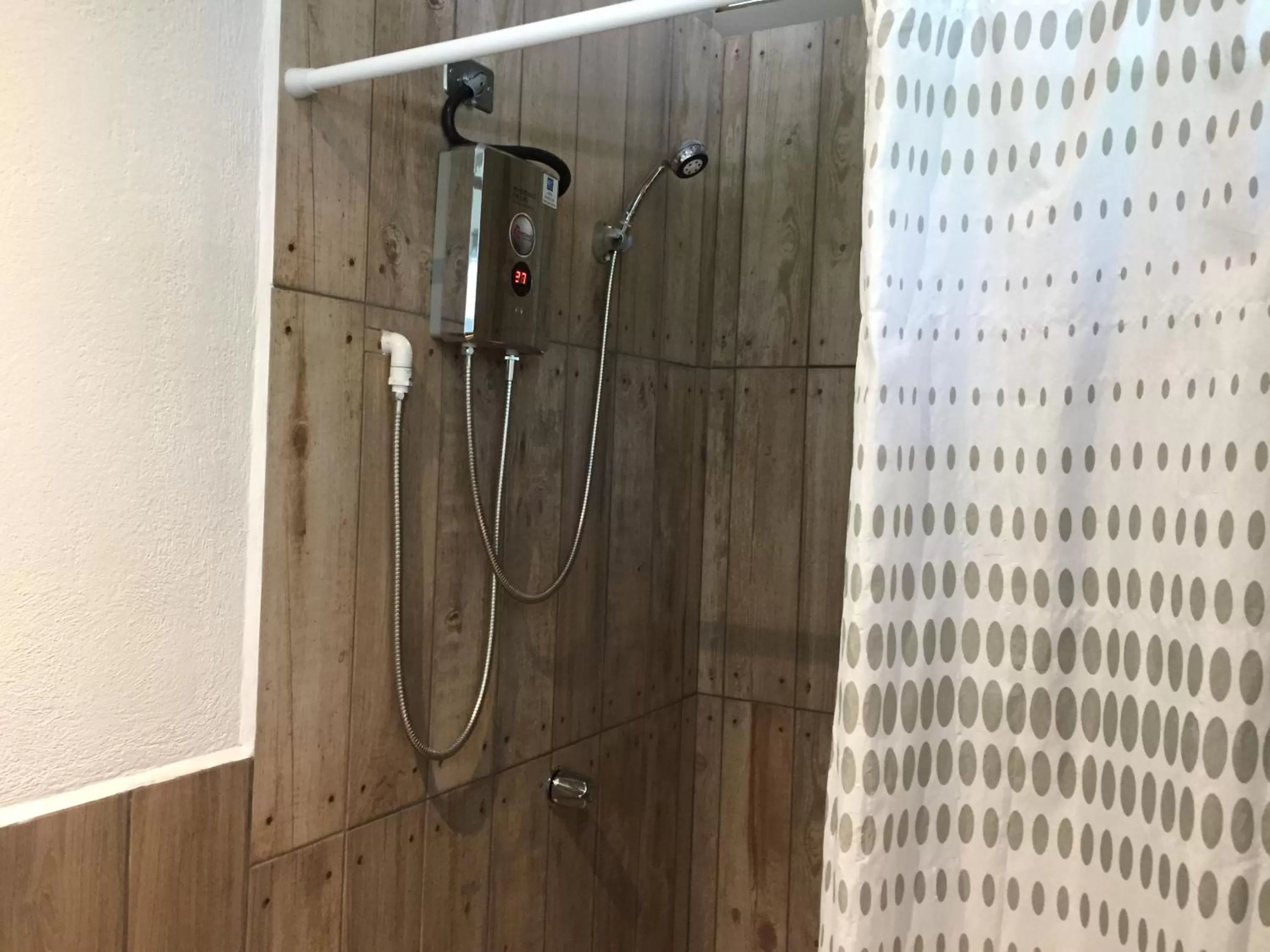 Shower in La Perlita