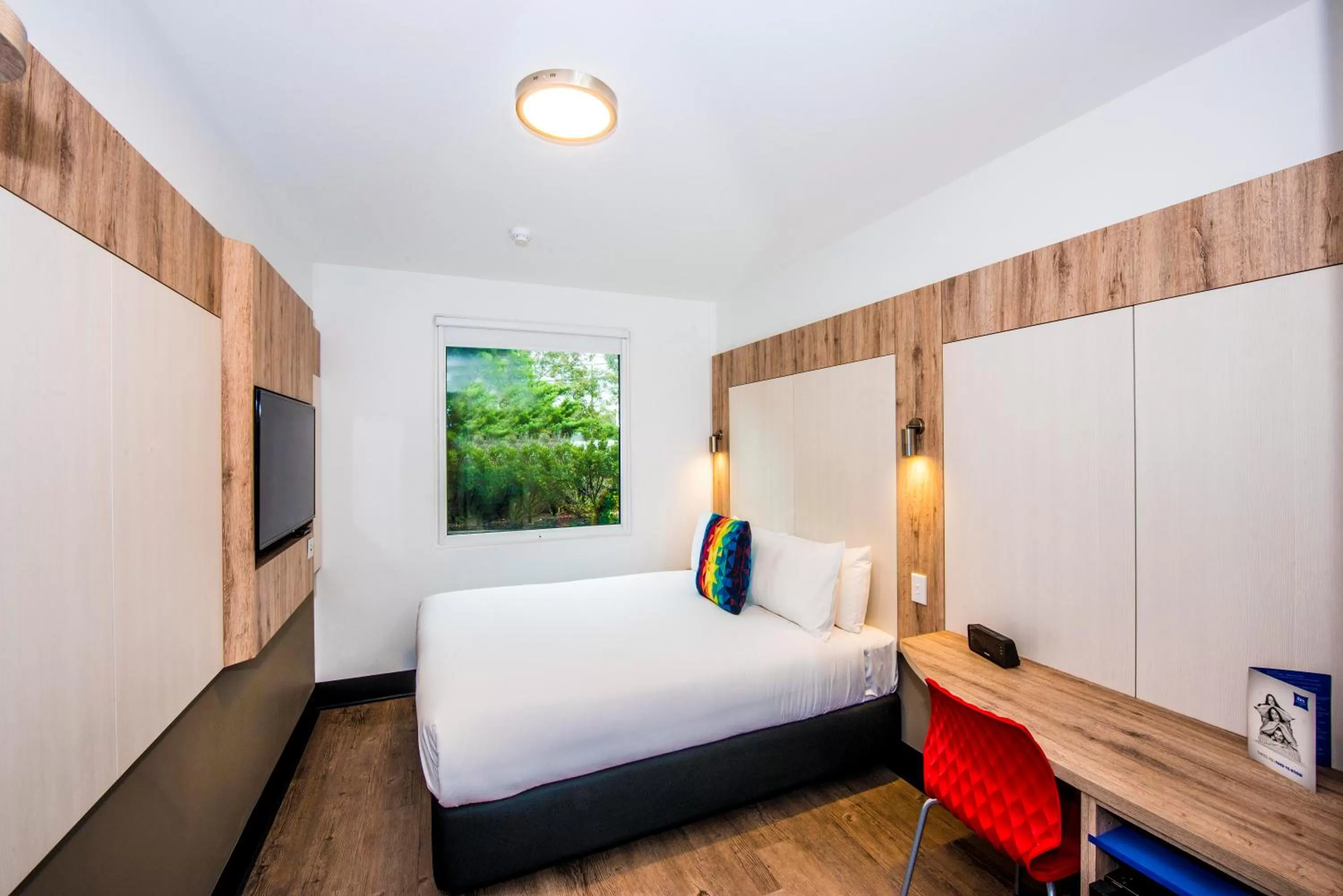 Bedroom, Bed in ibis budget Sydney Airport