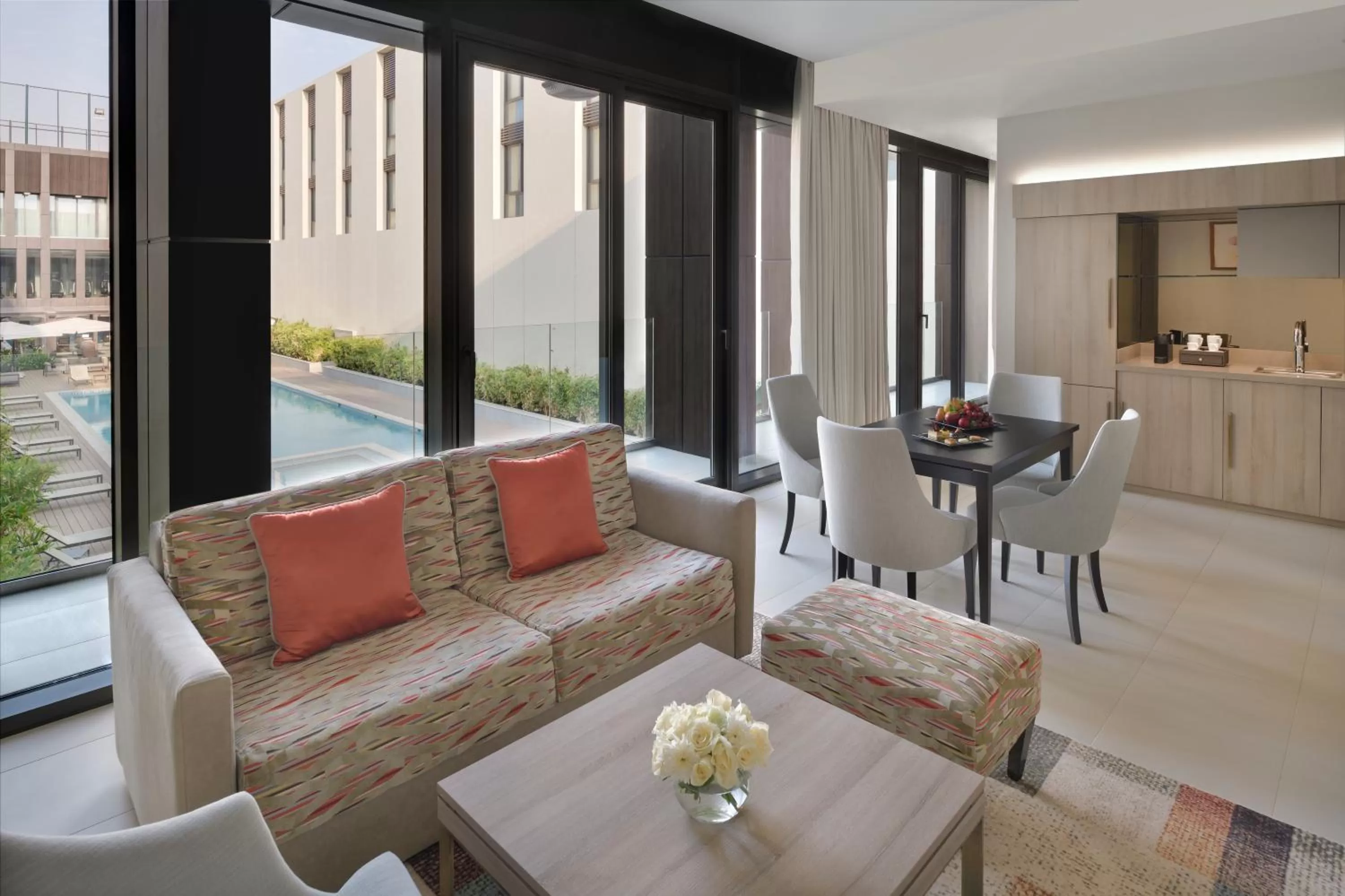 Living room in Mövenpick Hotel Tahlia Jeddah