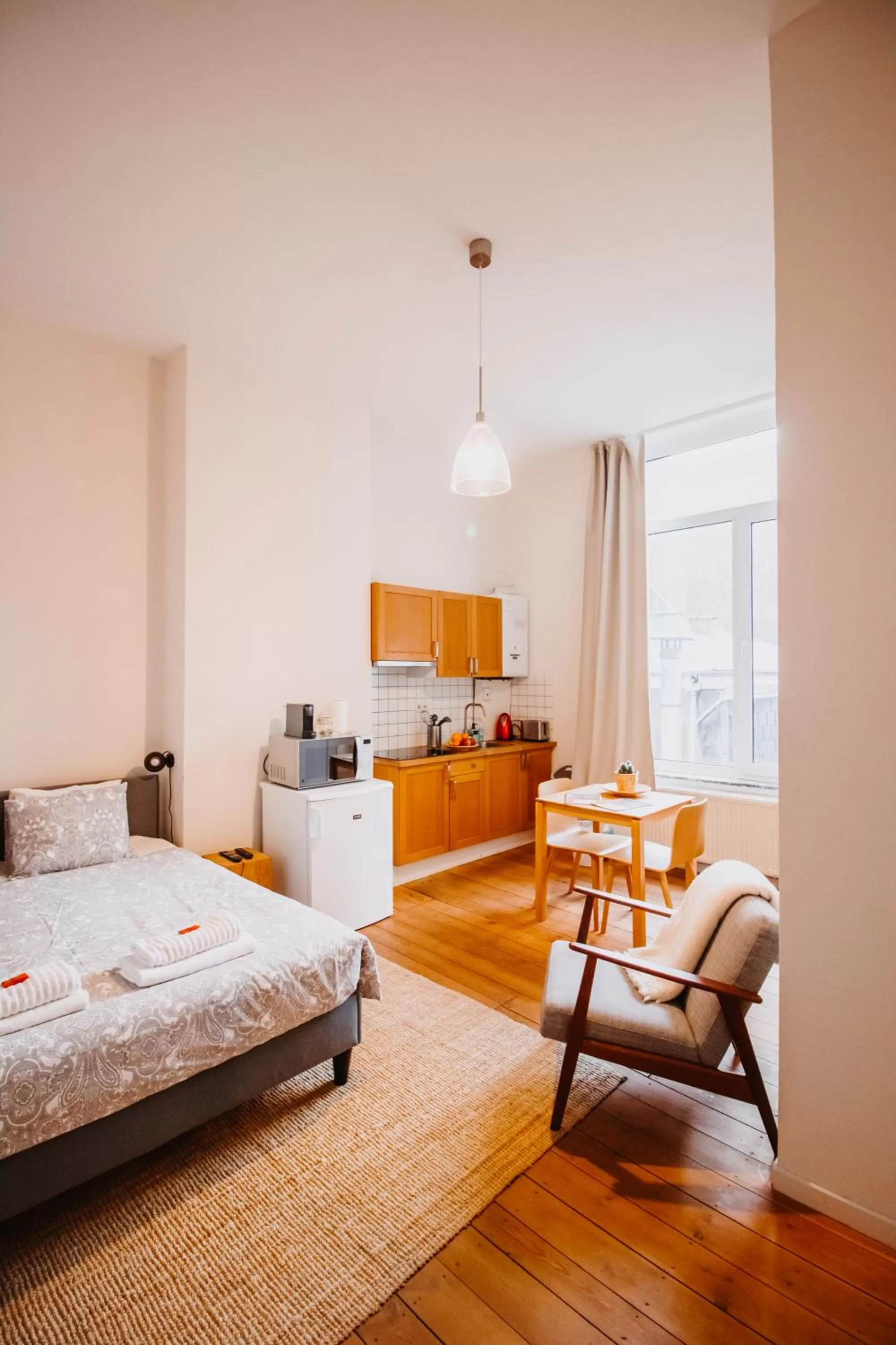 Photo of the whole room, Bed in Super central in Brussels