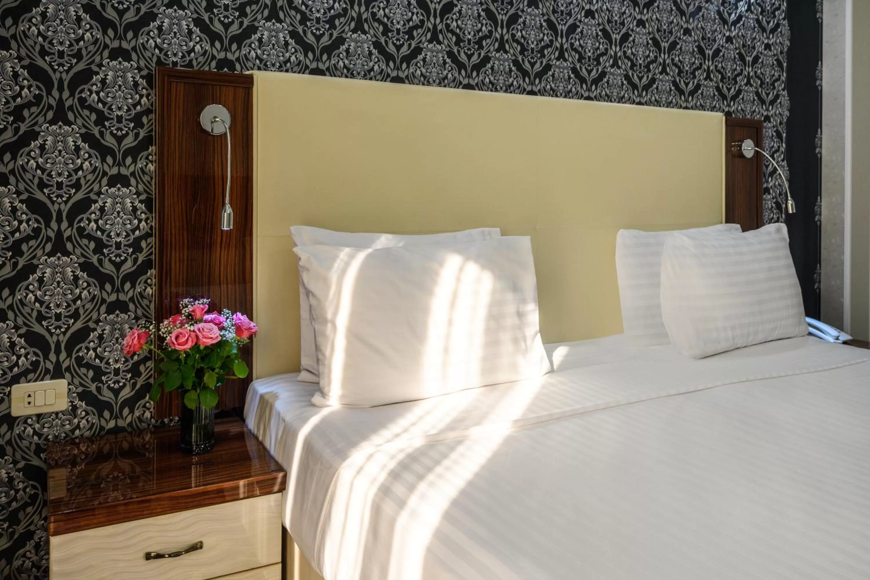Bed in Royal Plaza by Stellar Hotels, Yerevan