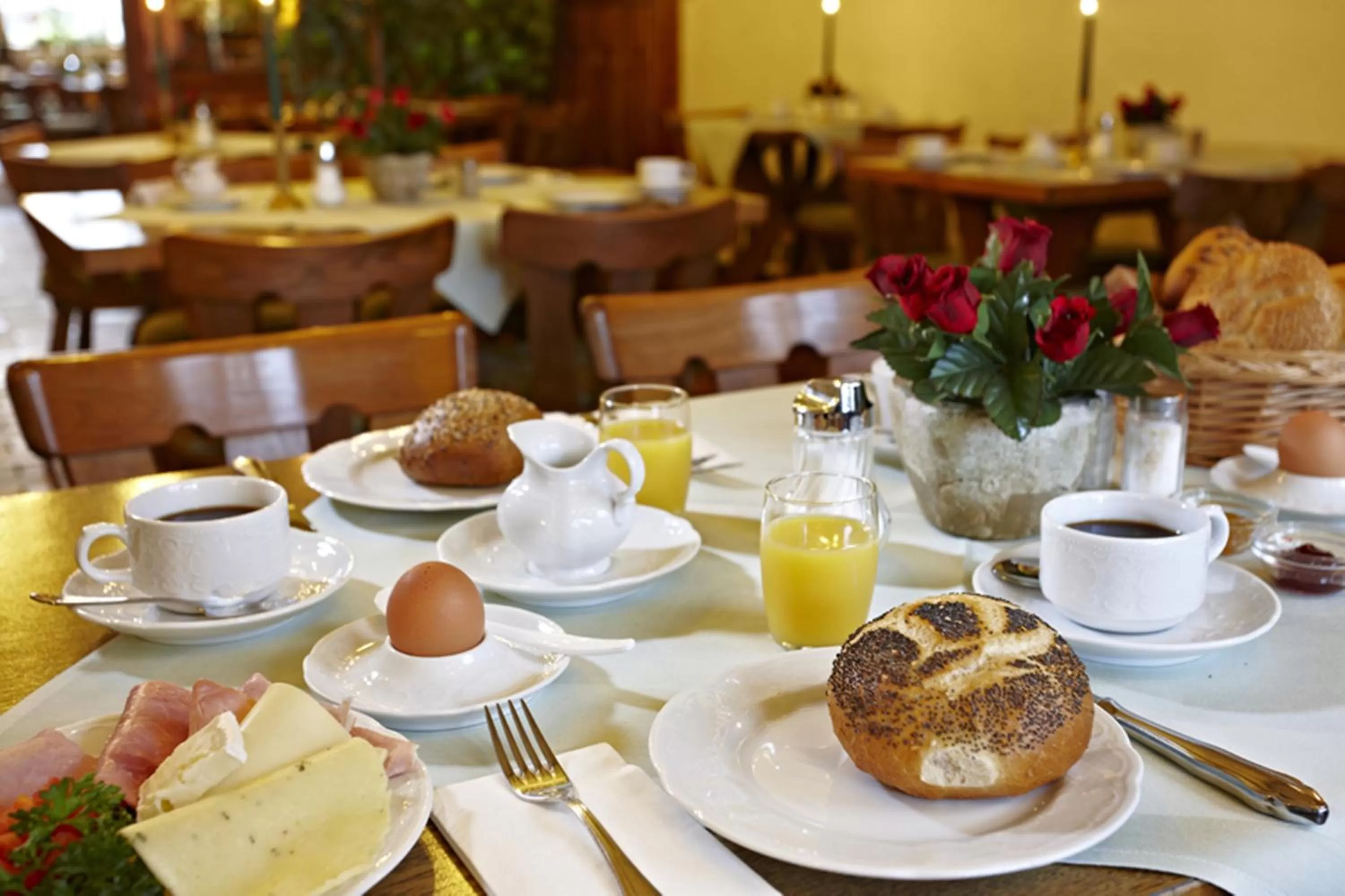 Restaurant/Places to Eat in Hotel Drei Mohren