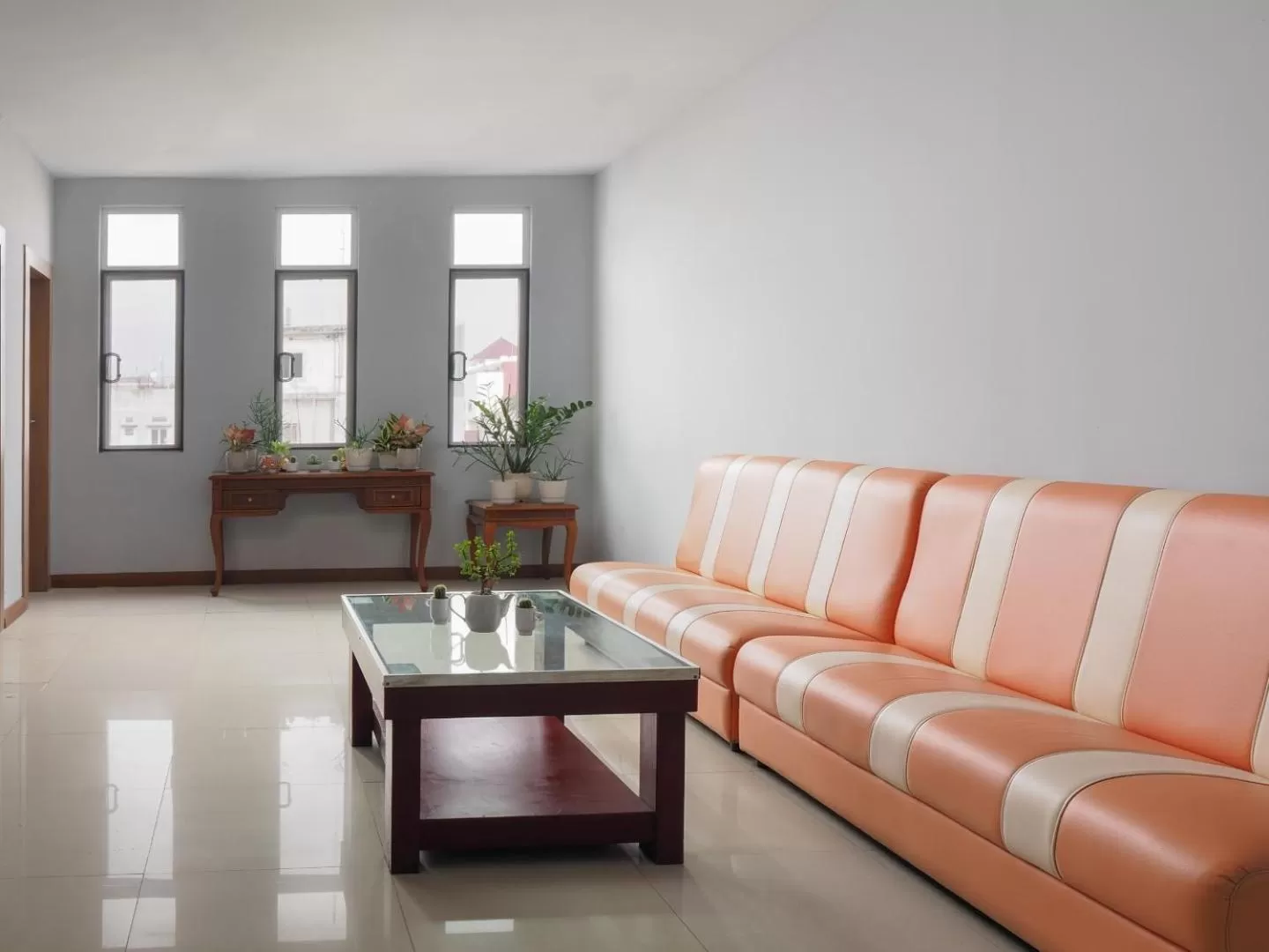 Seating area in Kama Hotel