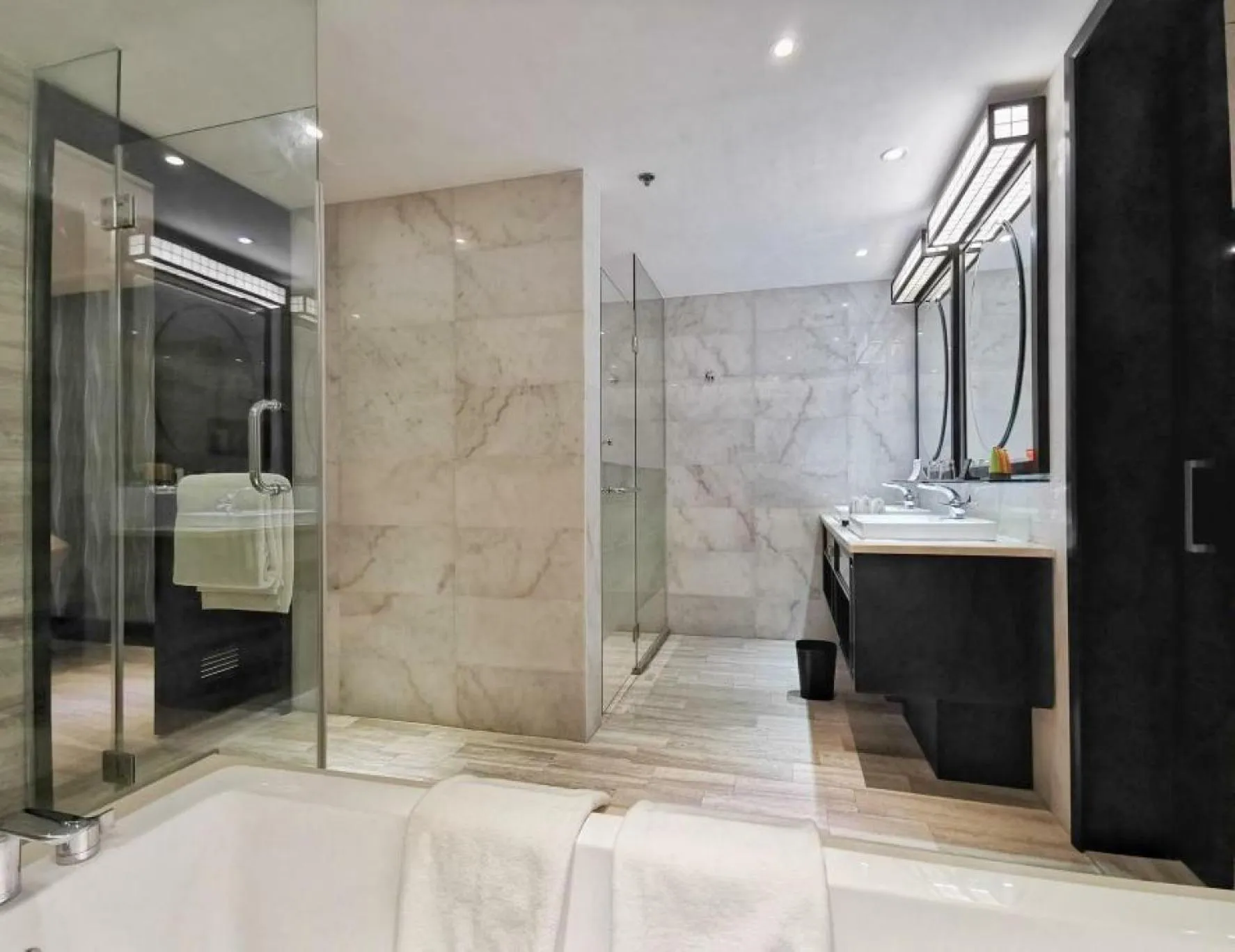 Shower in BE Grand Resort, Bohol