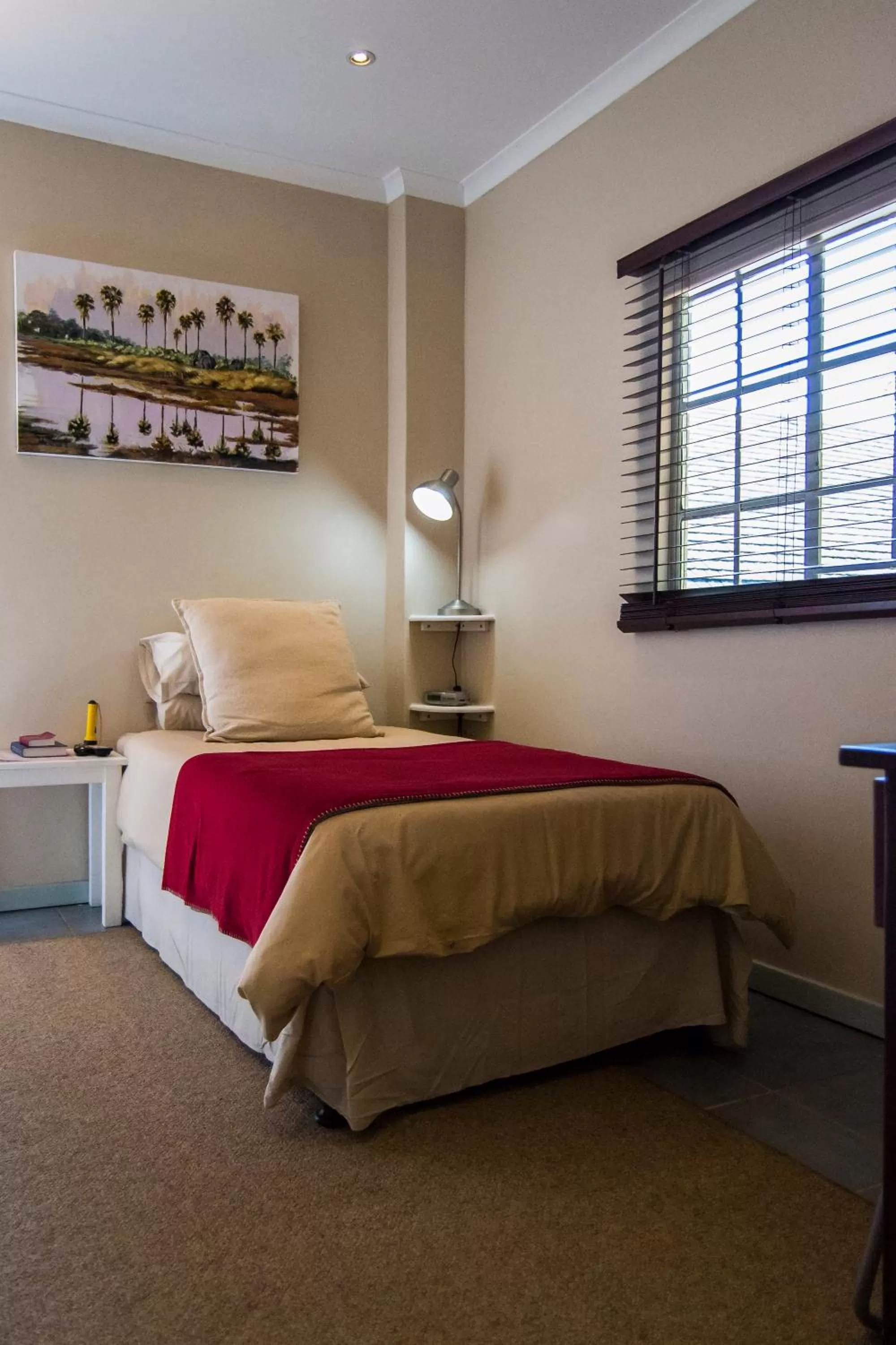 Photo of the whole room, Bed in Dunranch House