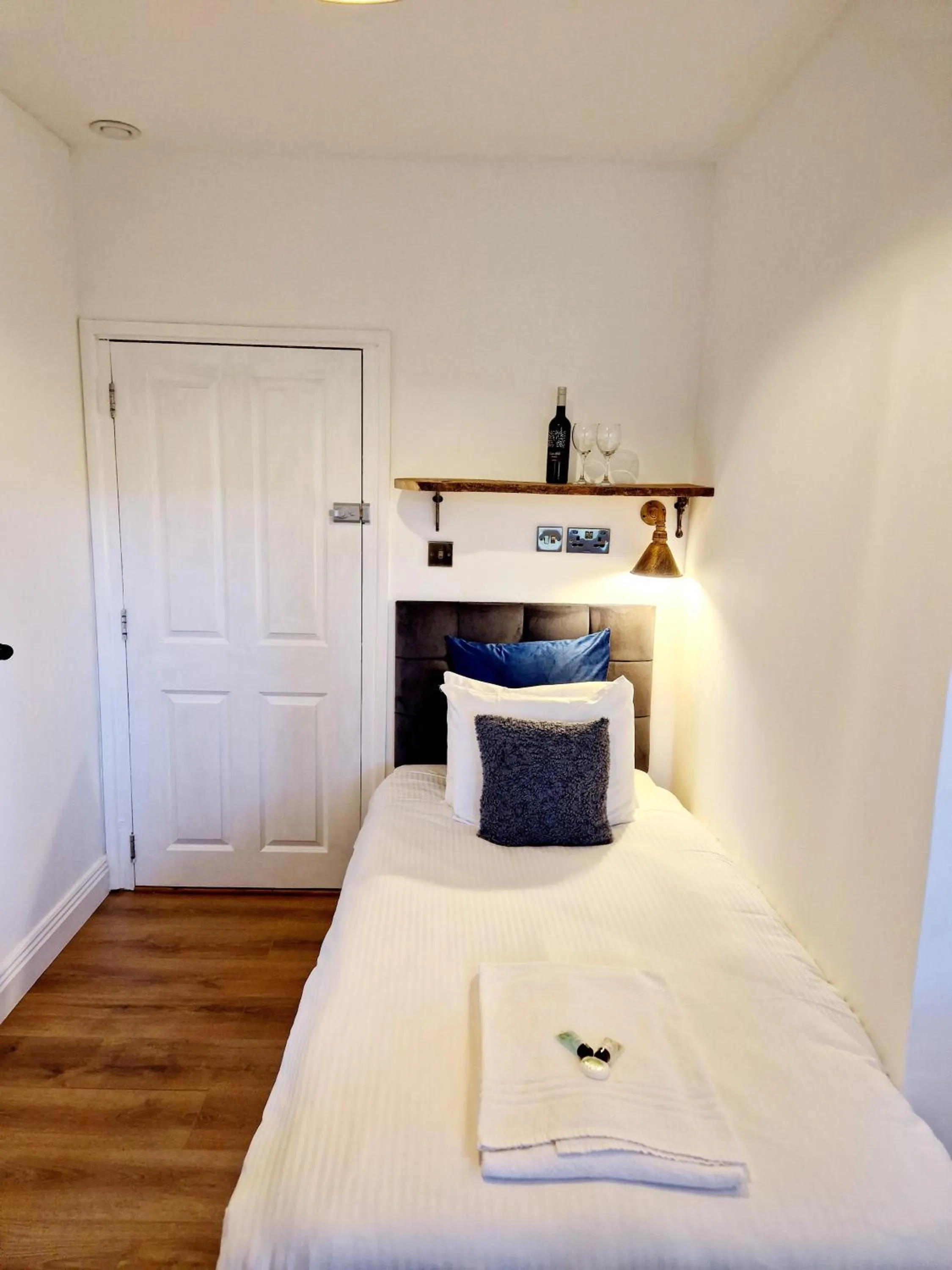 Bedroom, Bed in Wheal Tor Hotel & Glamping