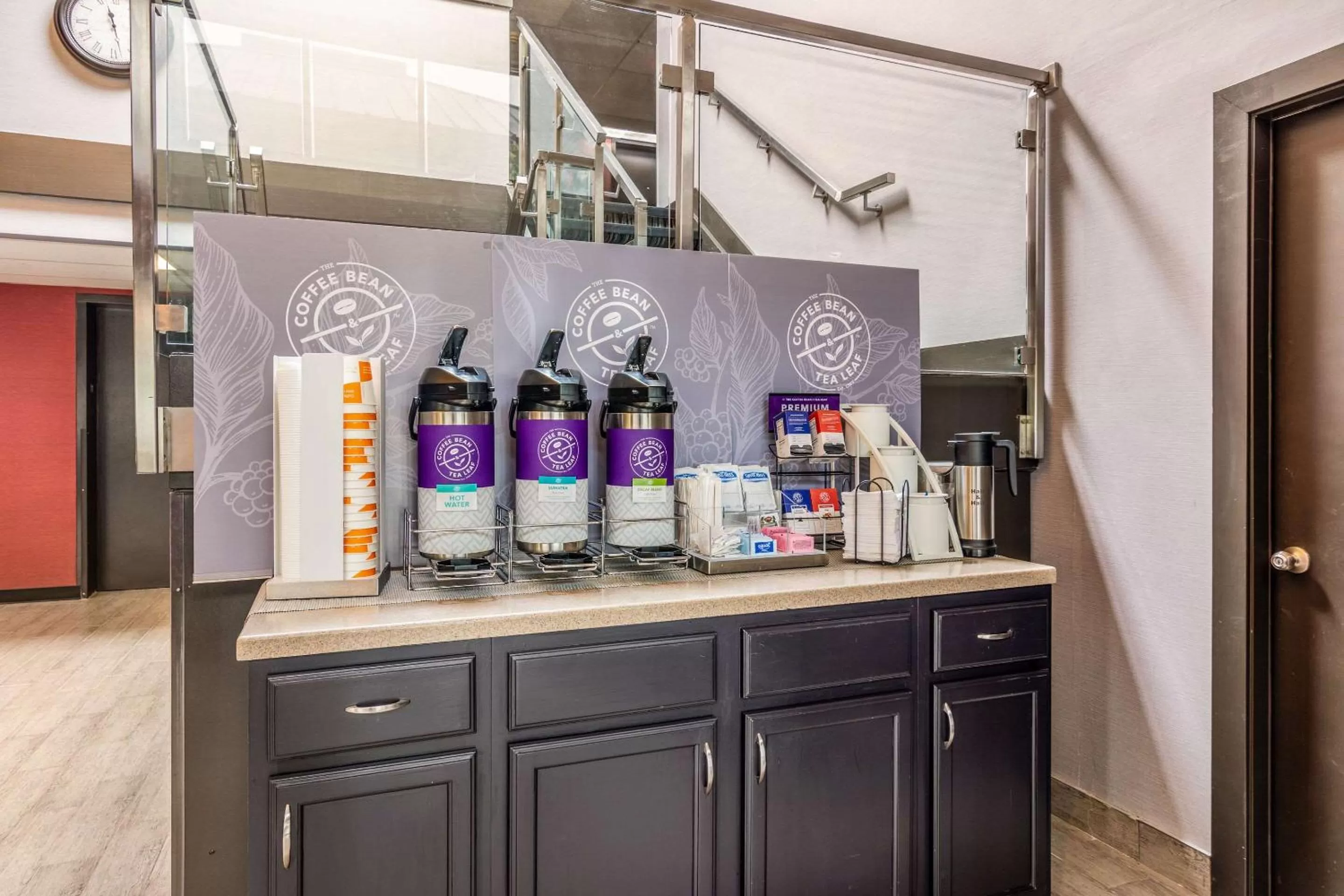 Lobby or reception in Clarion Pointe Jamestown - Falconer