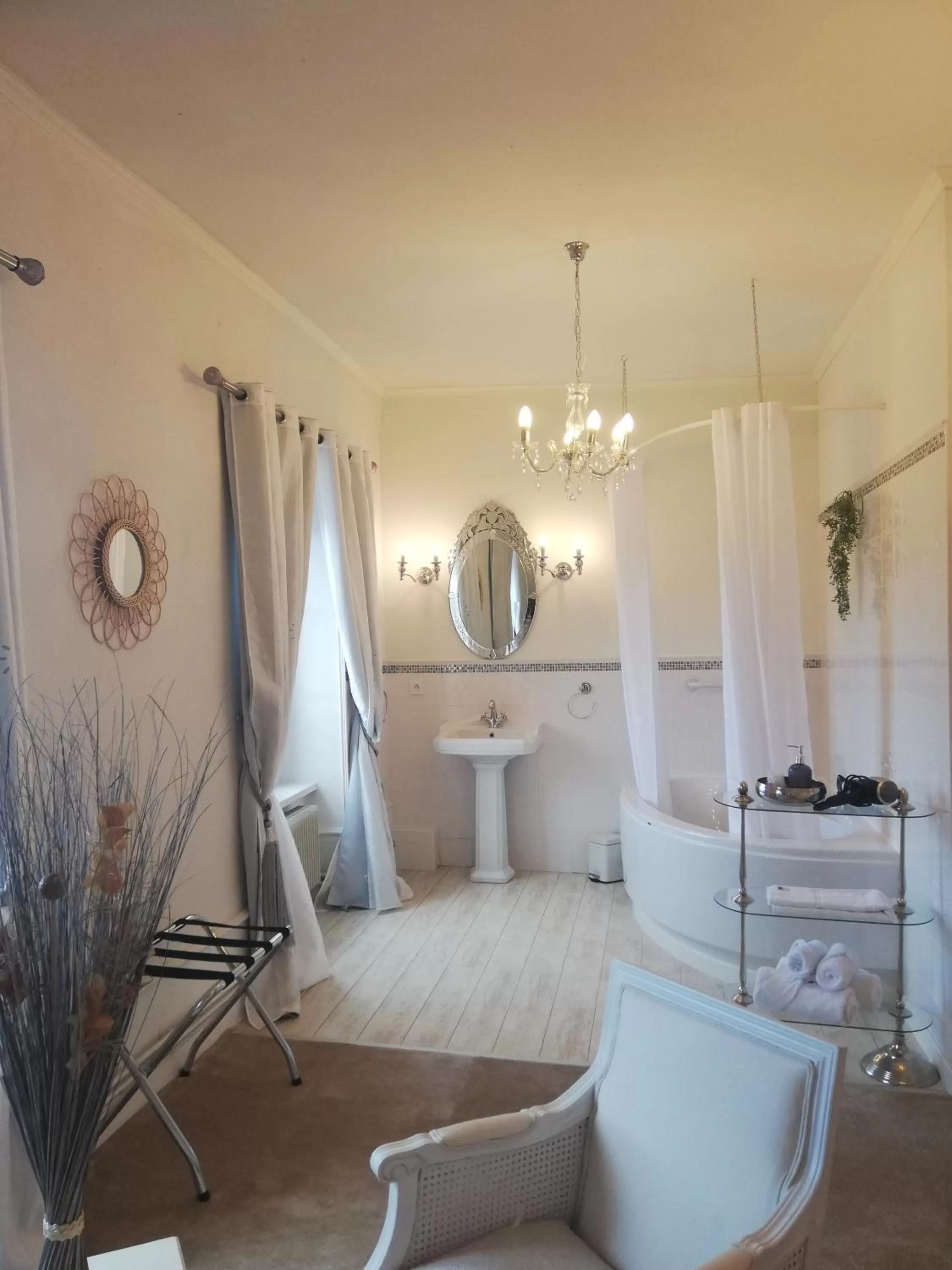 Bathroom in Château Les 4 Saisons