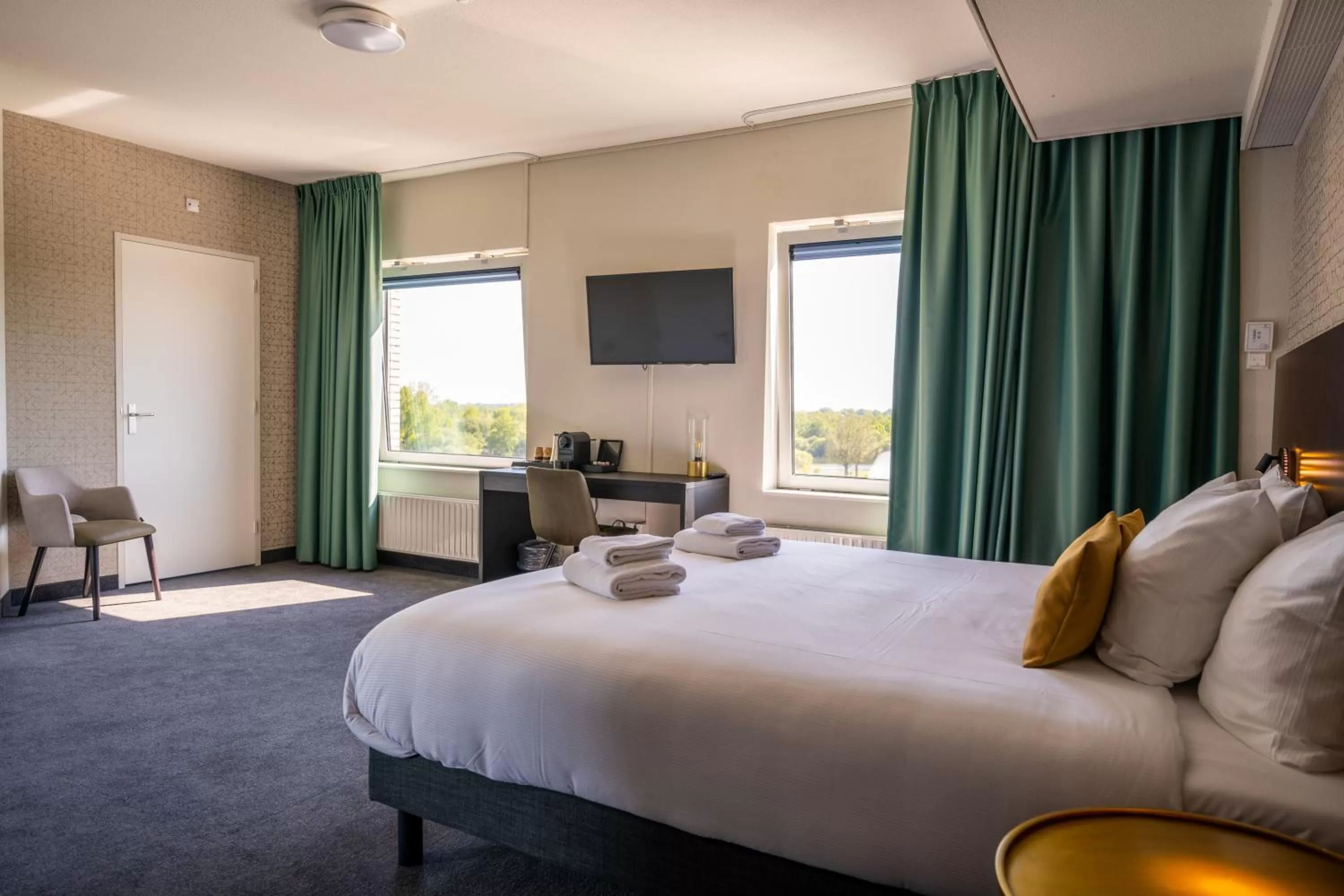 Bed in Flonk Hotel Groningen Zuid, BW Signature Collection